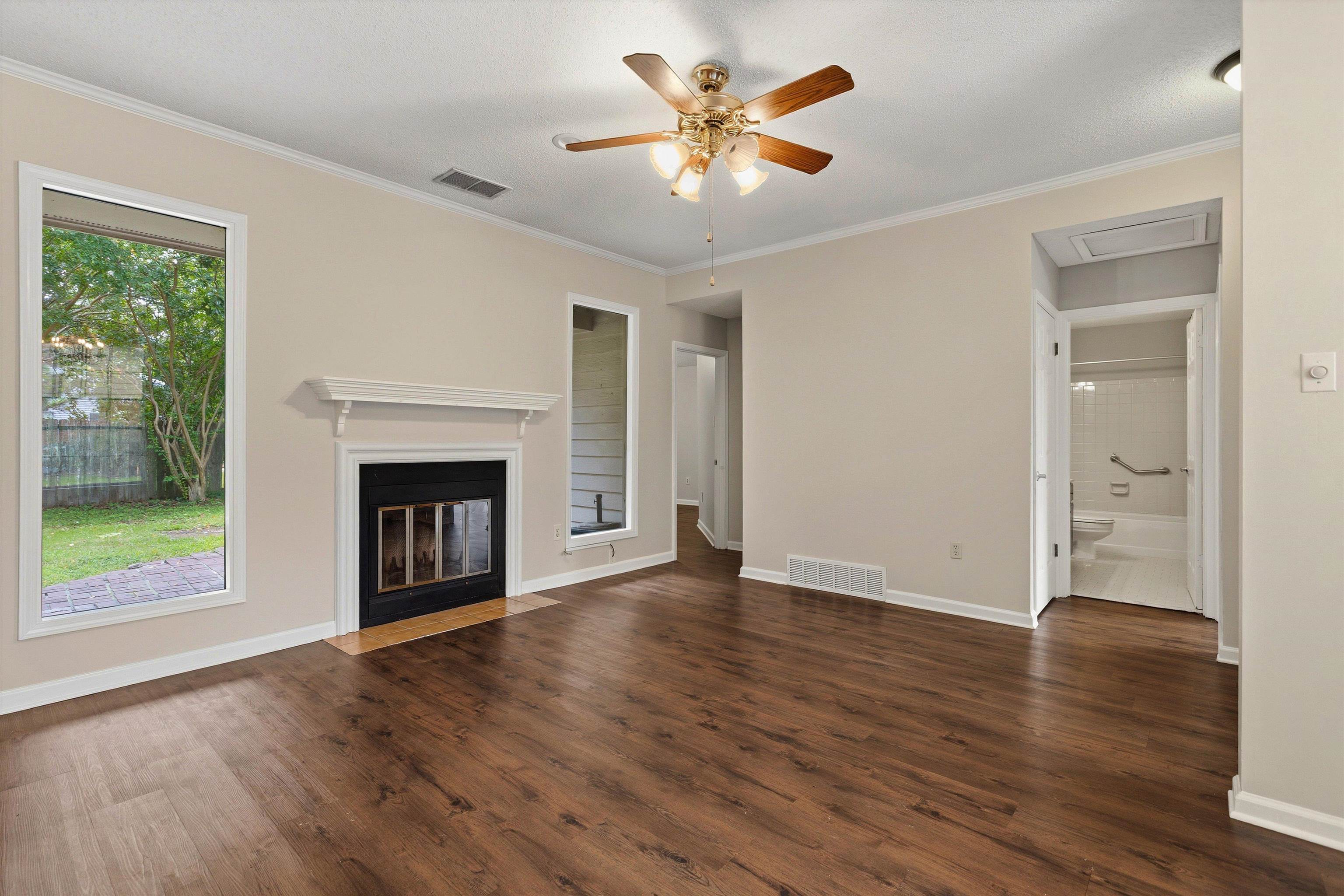 6692 Millers Pond Cir Property Photo 7
