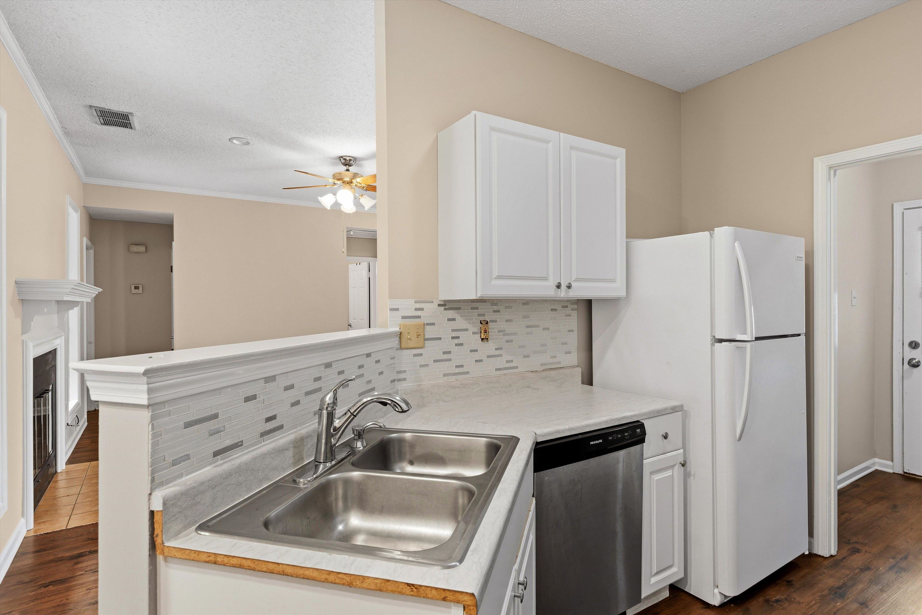 6692 Millers Pond Cir Property Photo 10