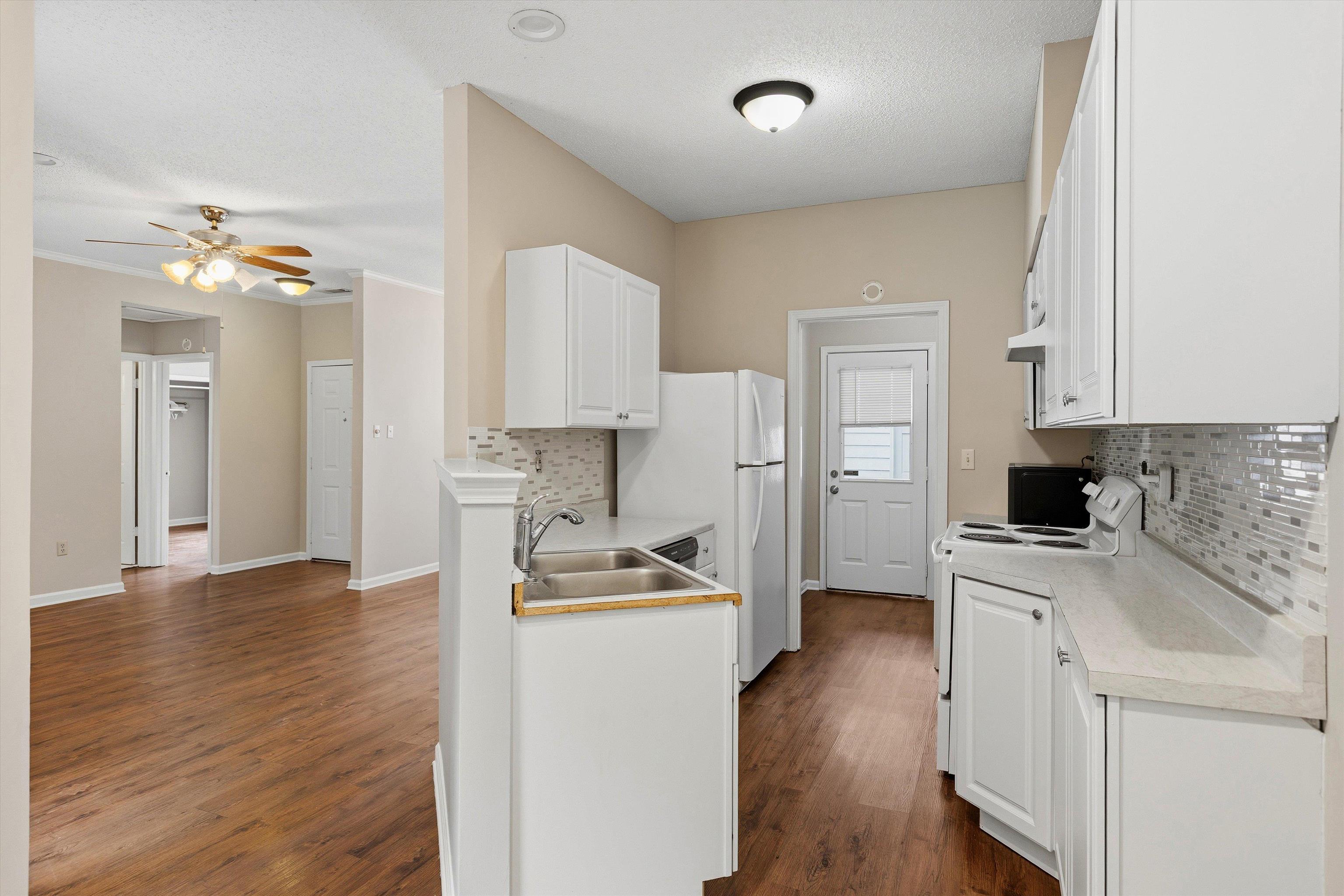 6692 Millers Pond Cir Property Photo 12