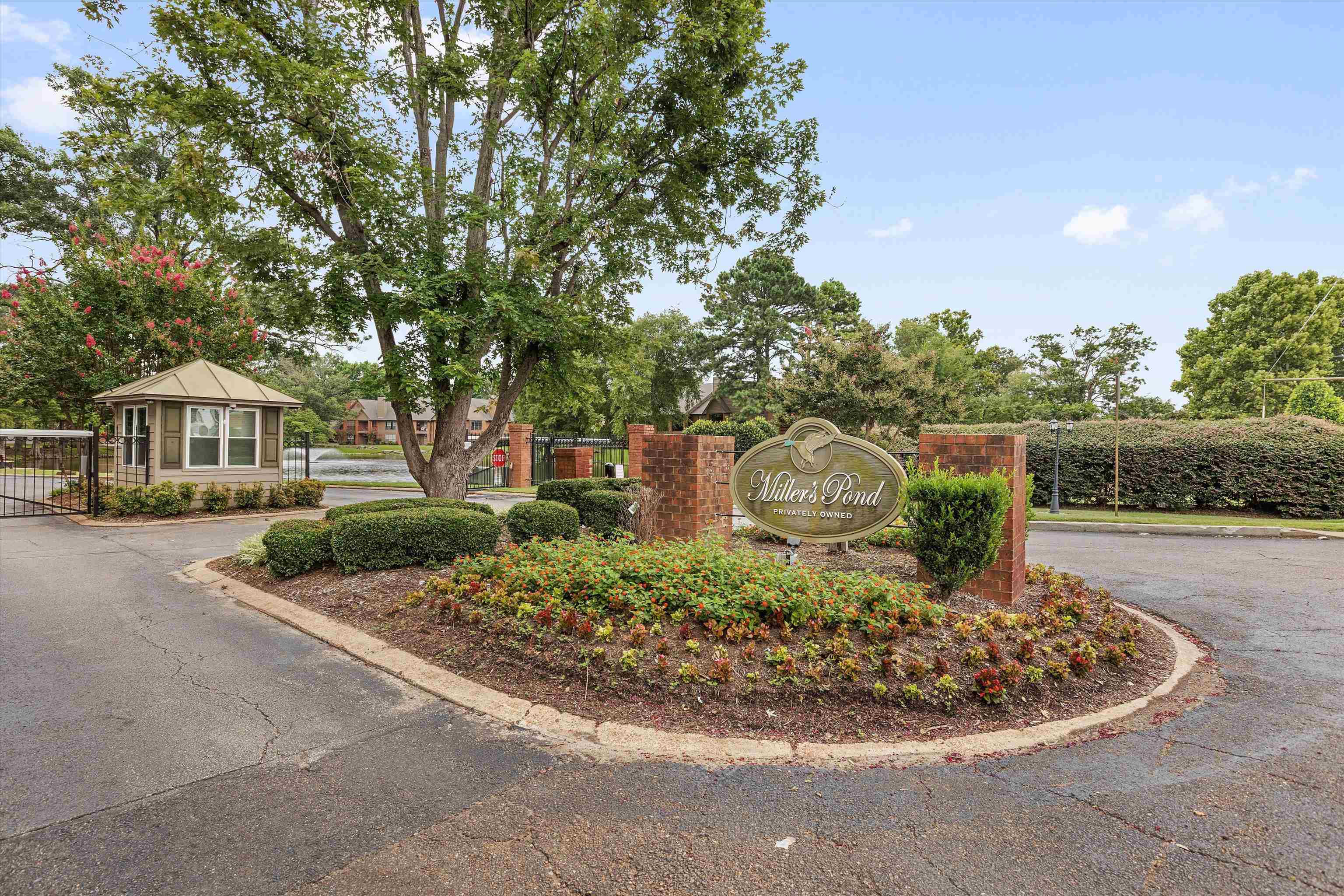 6692 Millers Pond Cir Property Photo 26