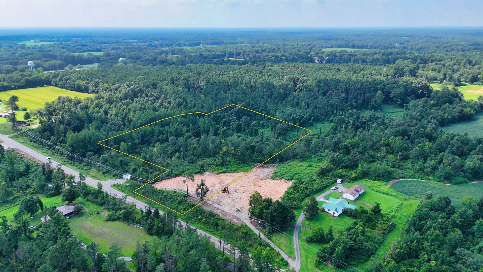 414 57 Hwy E Property Photo 3