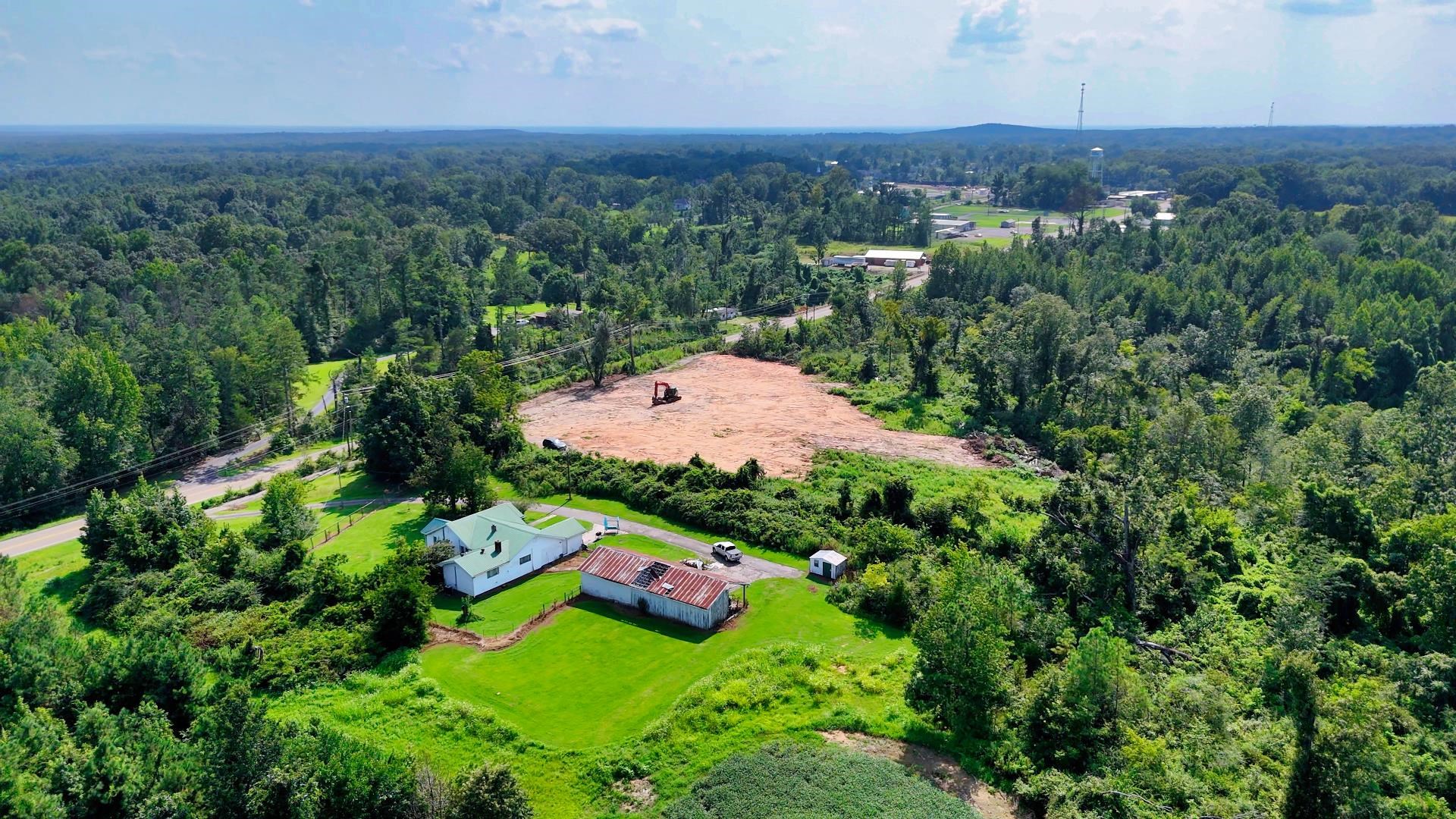414 57 Hwy E Property Photo 18