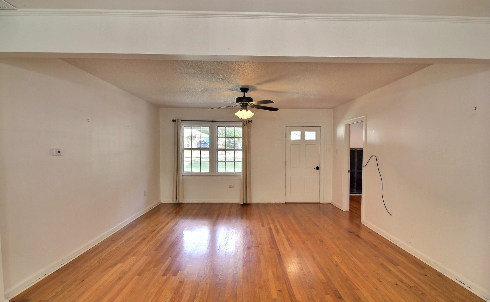 487 S Center St Property Photo 5