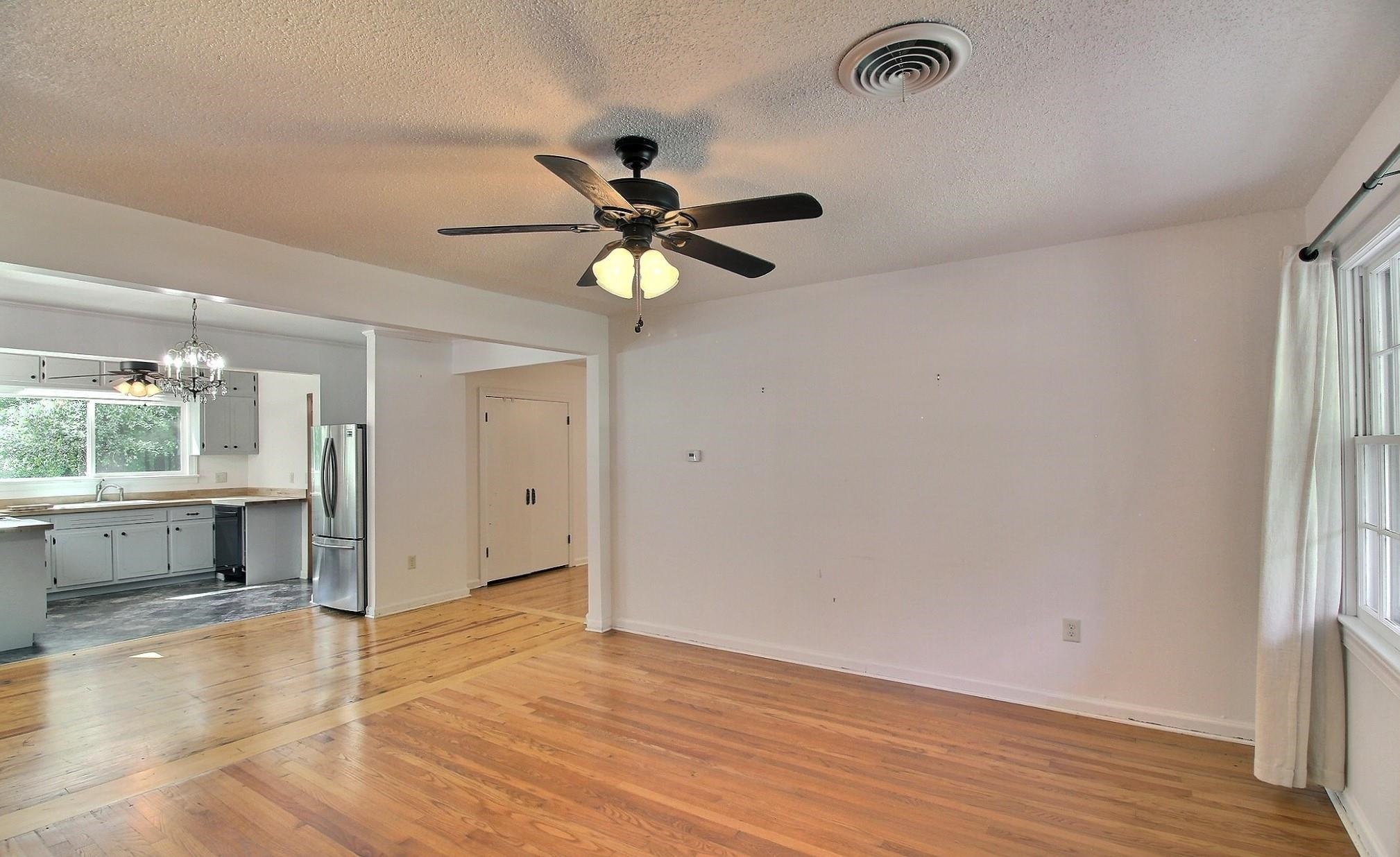 487 S Center St Property Photo 11