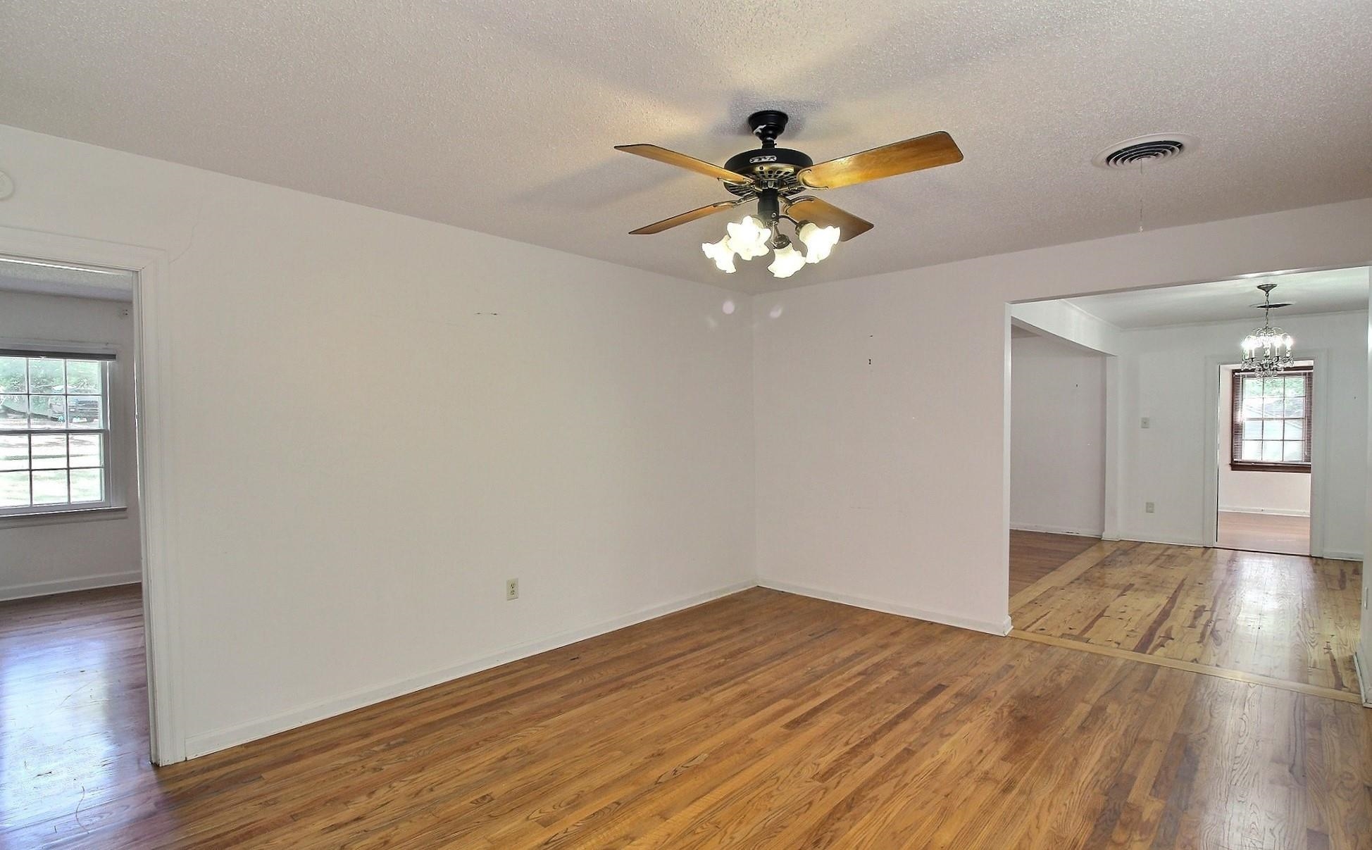 487 S Center St Property Photo 15