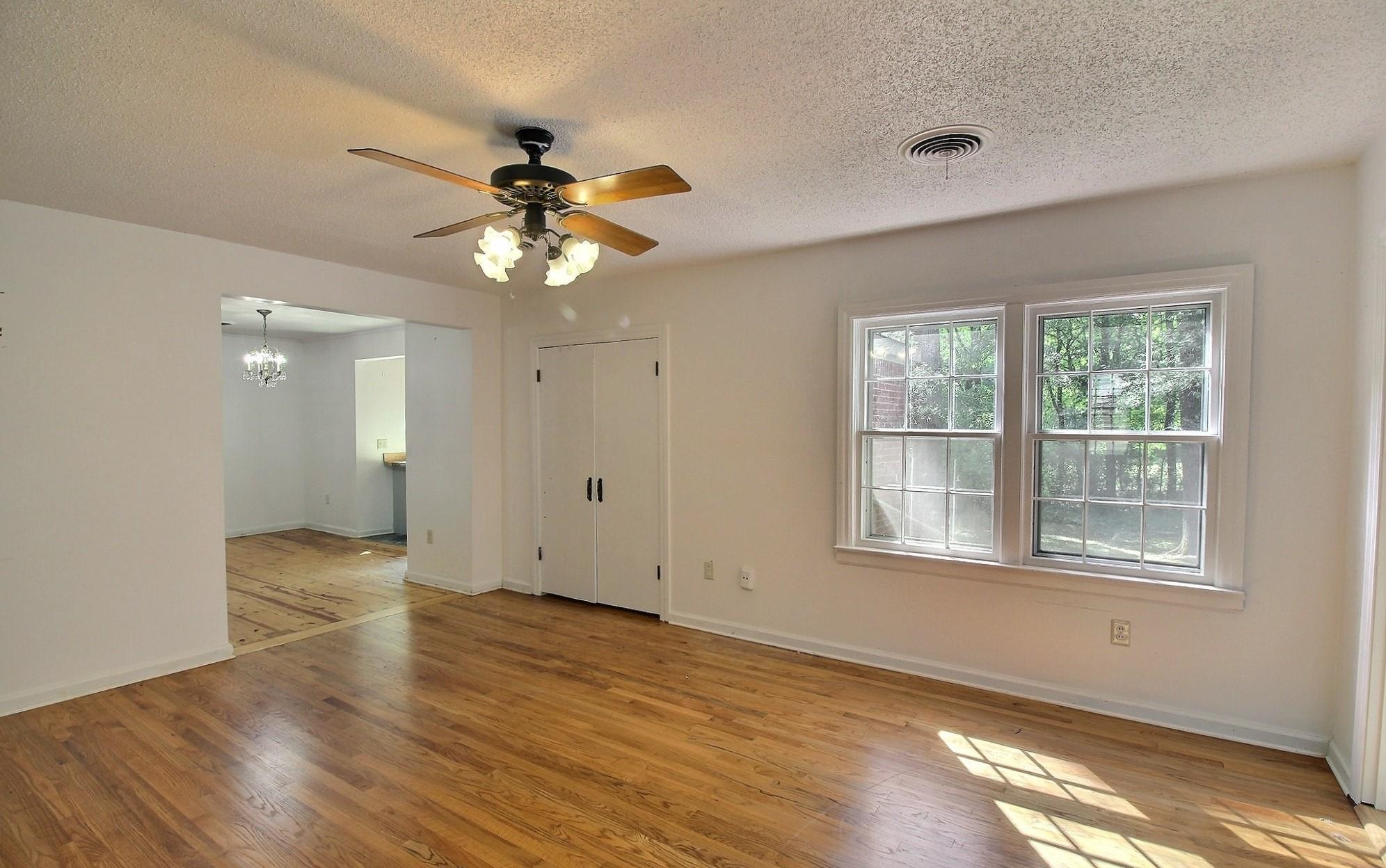 487 S Center St Property Photo 16