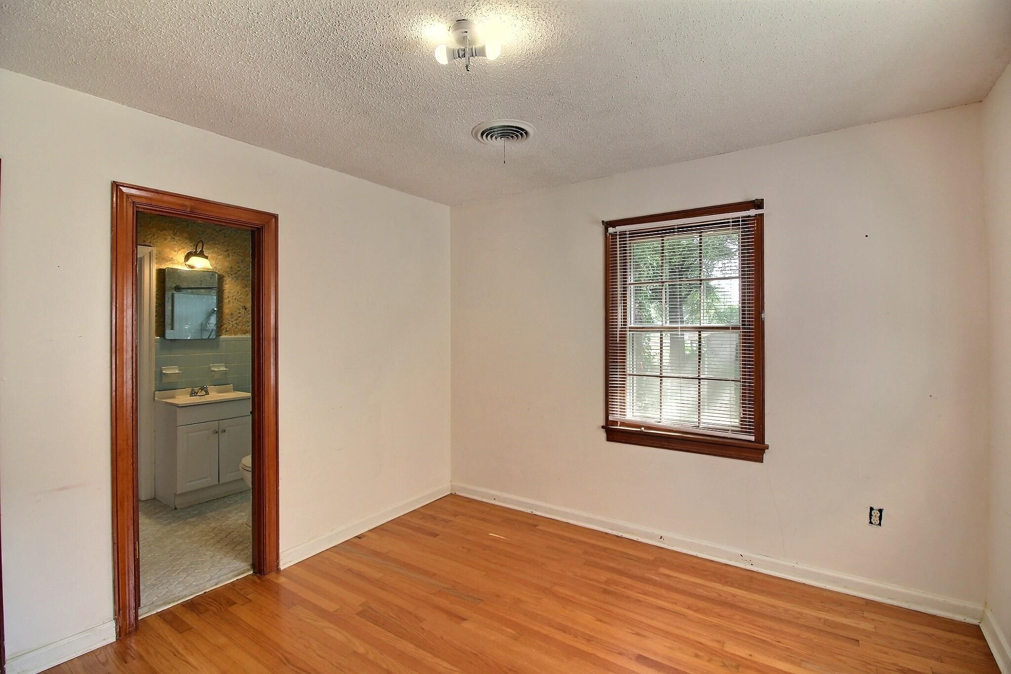 487 S Center St Property Photo 17