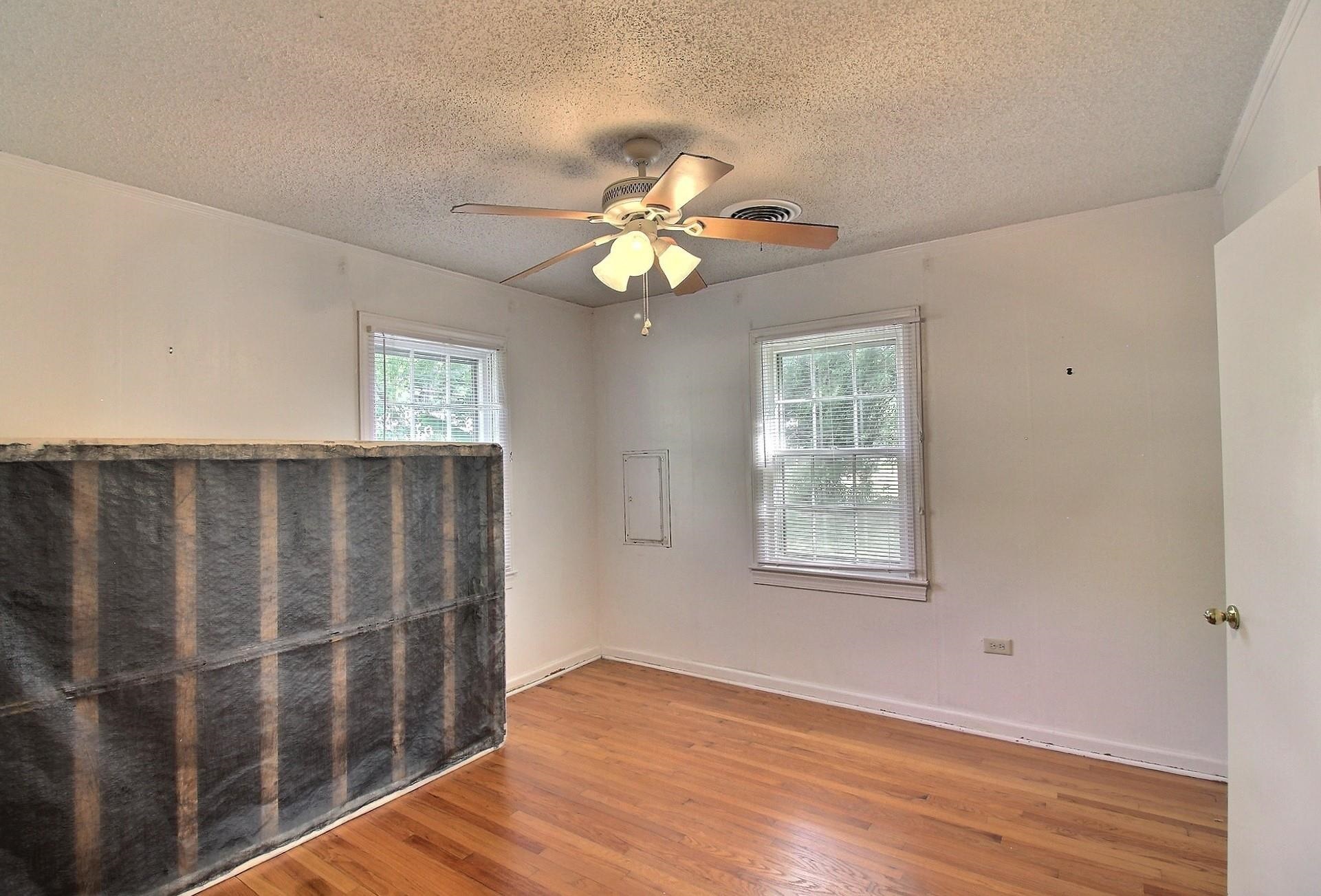 487 S Center St Property Photo 21