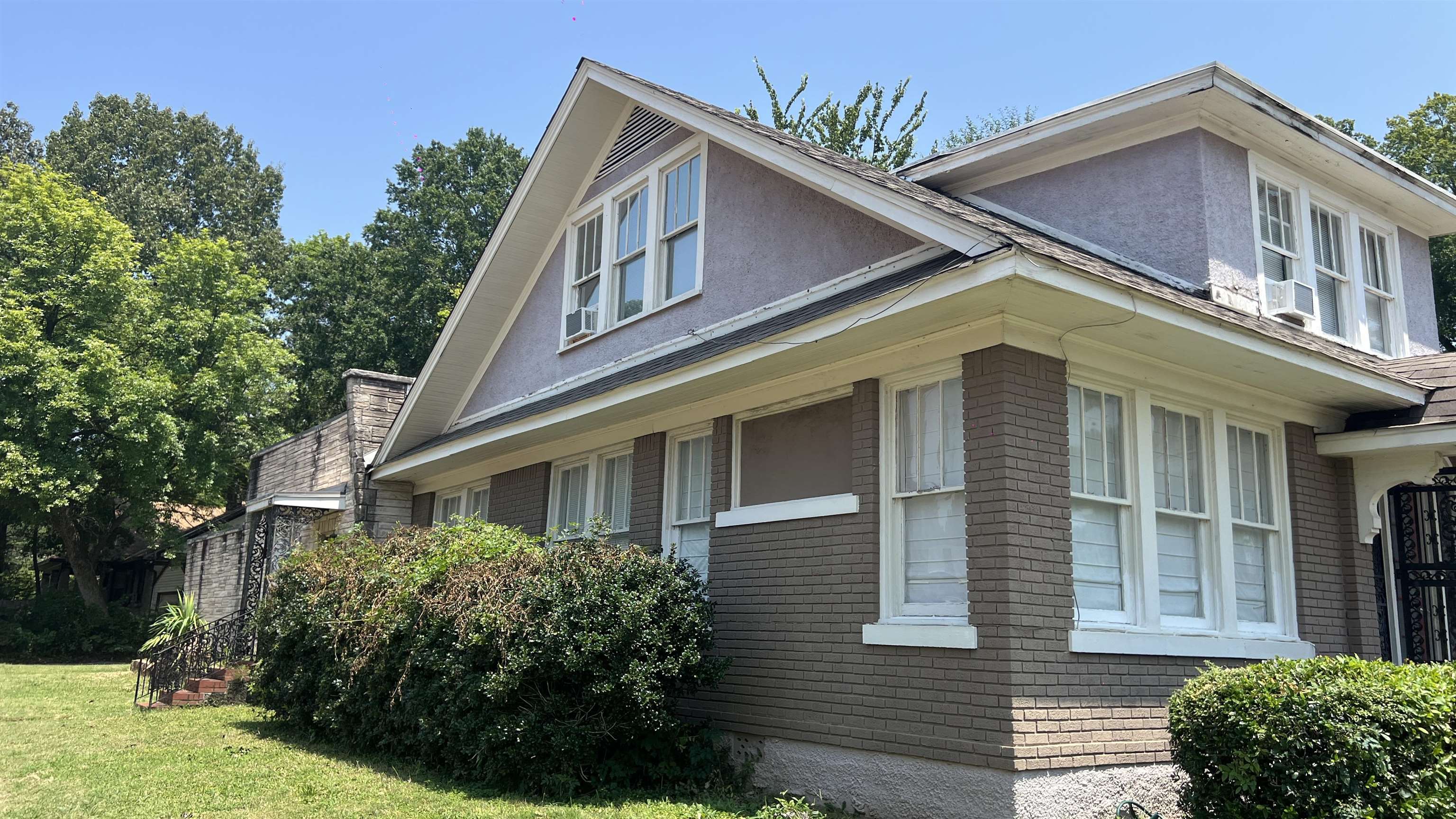 1852 Tutwiler Ave Property Photo 2