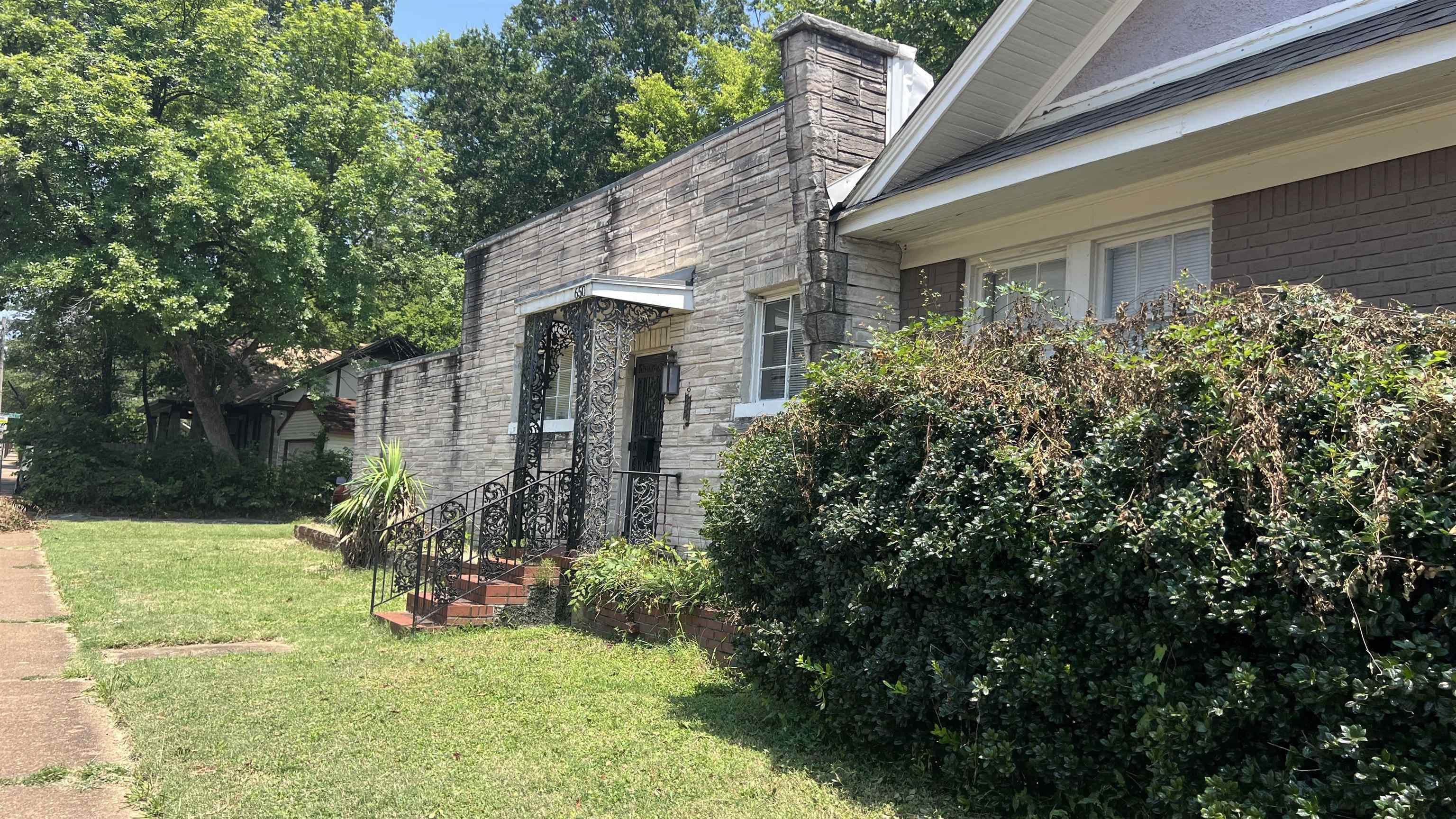 1852 Tutwiler Ave Property Photo 3