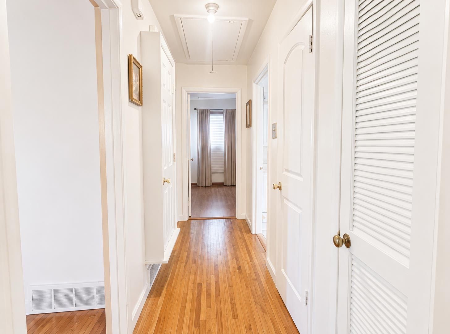 3450 Kensett Dr Property Photo 7