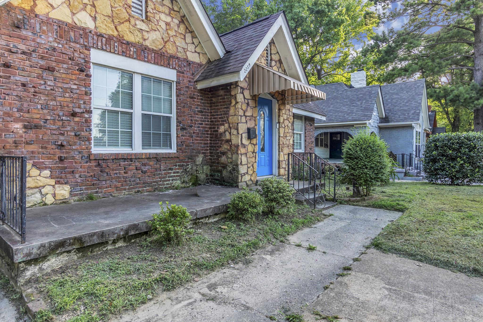 2259 Jackson Ave Property Photo 4