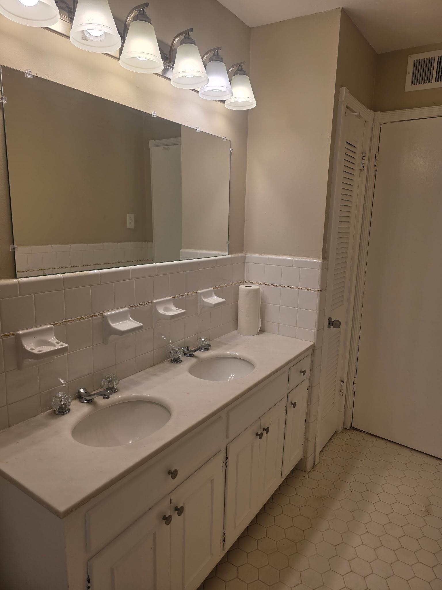 3010 Magevney Dr Property Photo 16