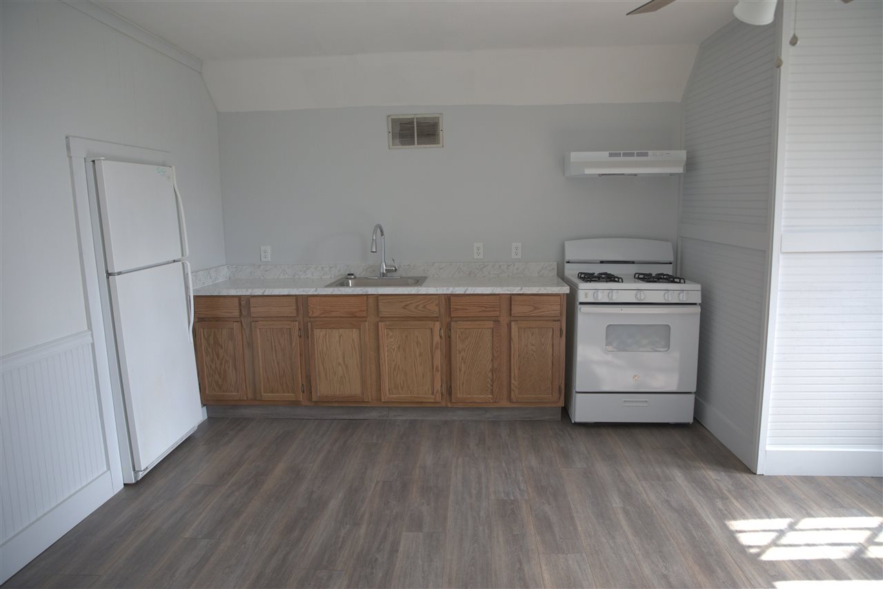1716 Combs St B Property Photo 6