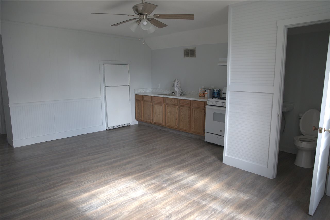 1716 Combs St B Property Photo 7