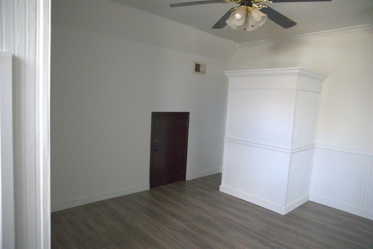 1716 Combs St B Property Photo 13