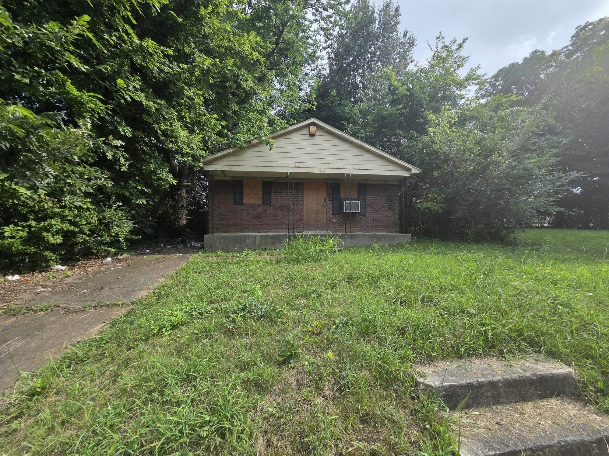 365 Richmond Ave Property Photo 2