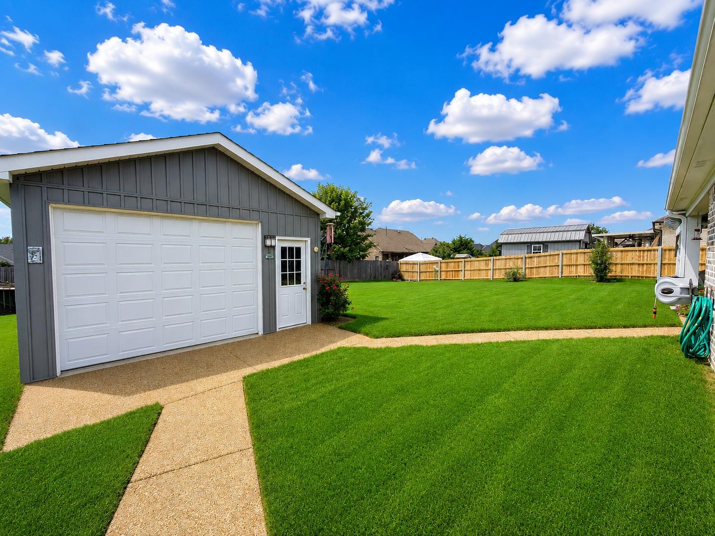 140 Breezy Loop E Property Photo 2