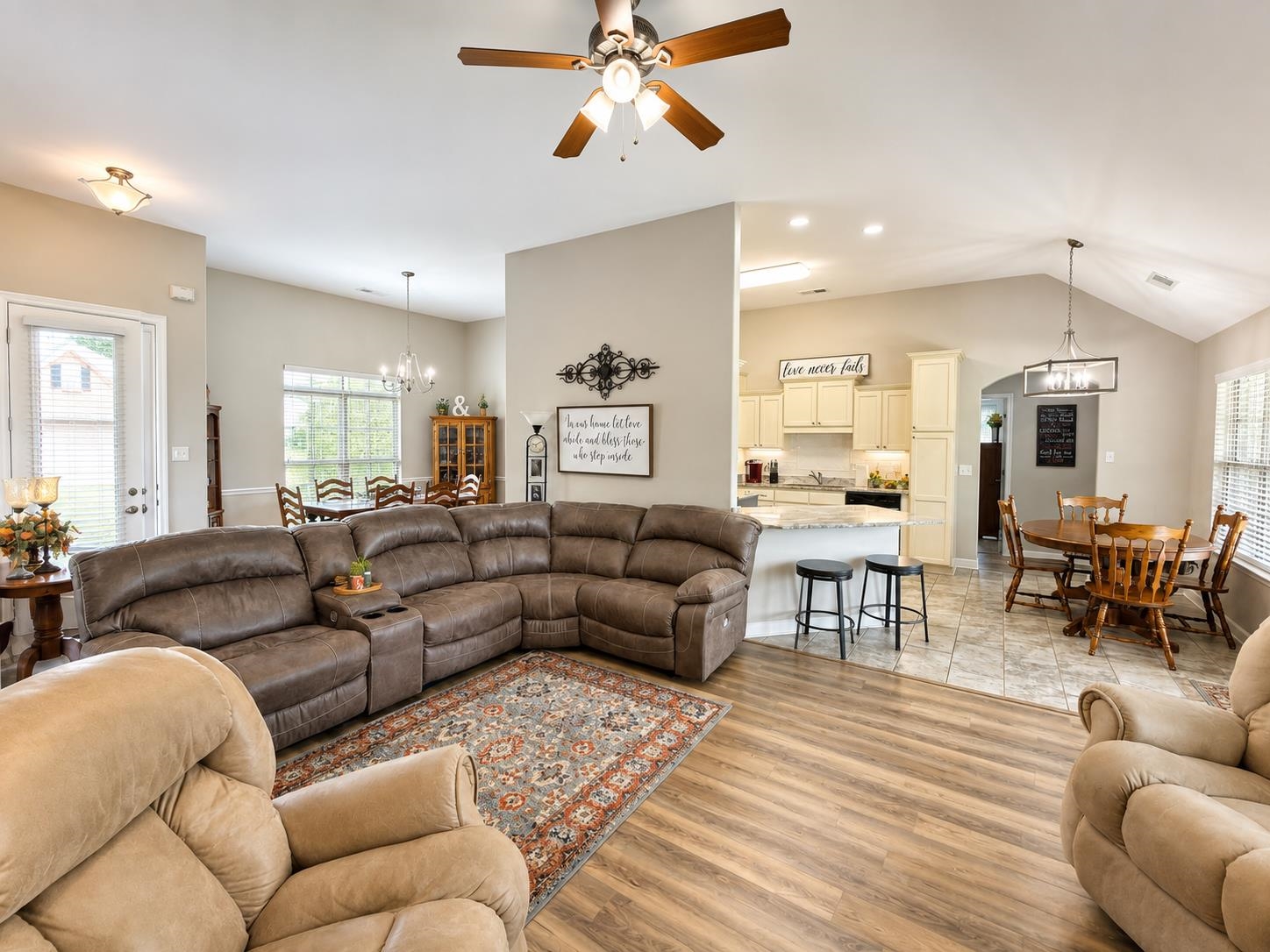 140 Breezy Loop E Property Photo 9