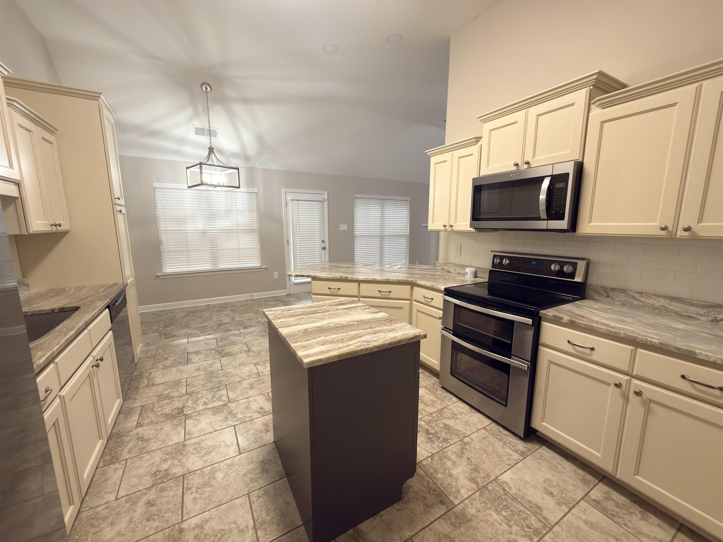 140 Breezy Loop E Property Photo 26