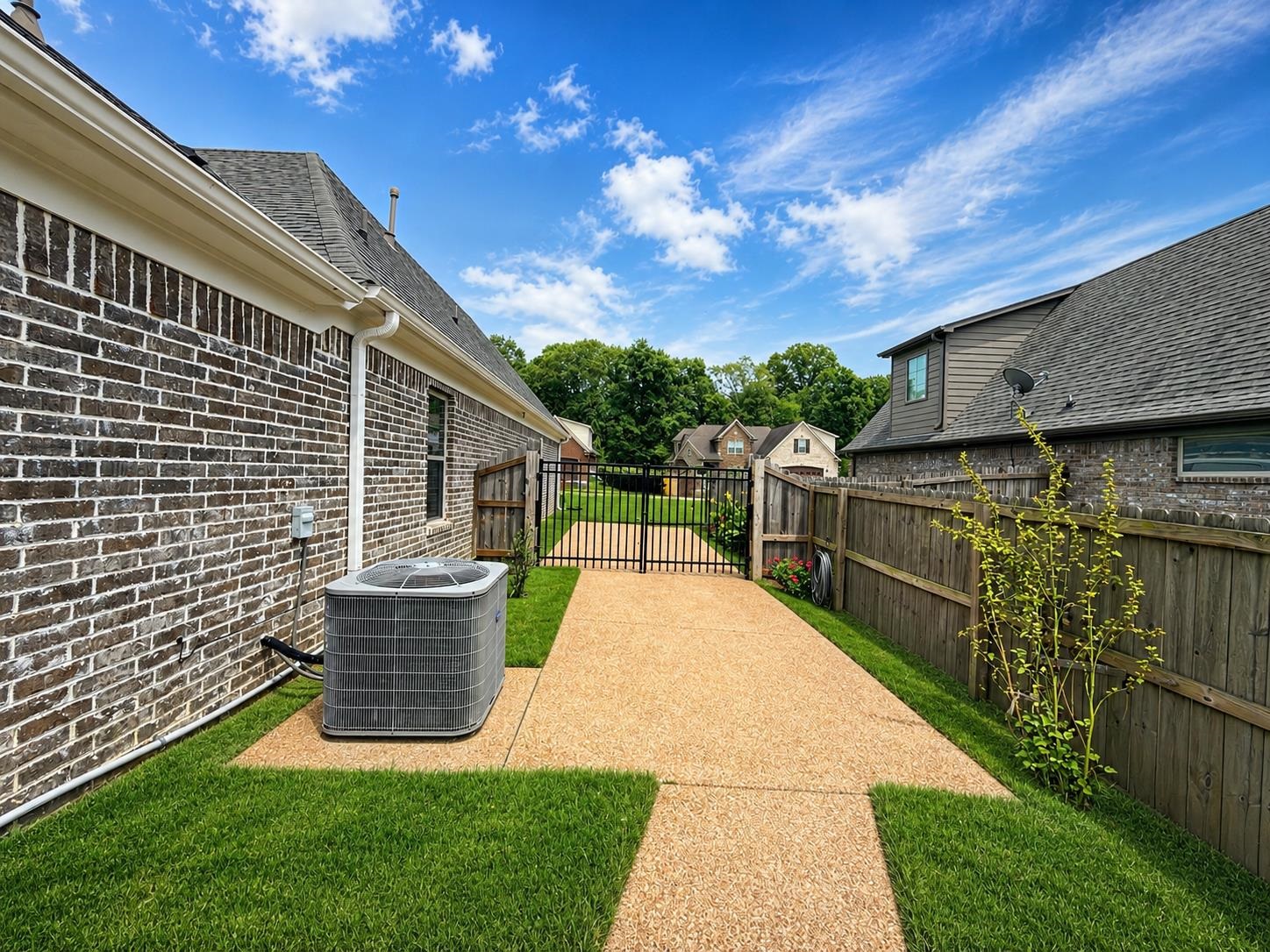 140 Breezy Loop E Property Photo 32
