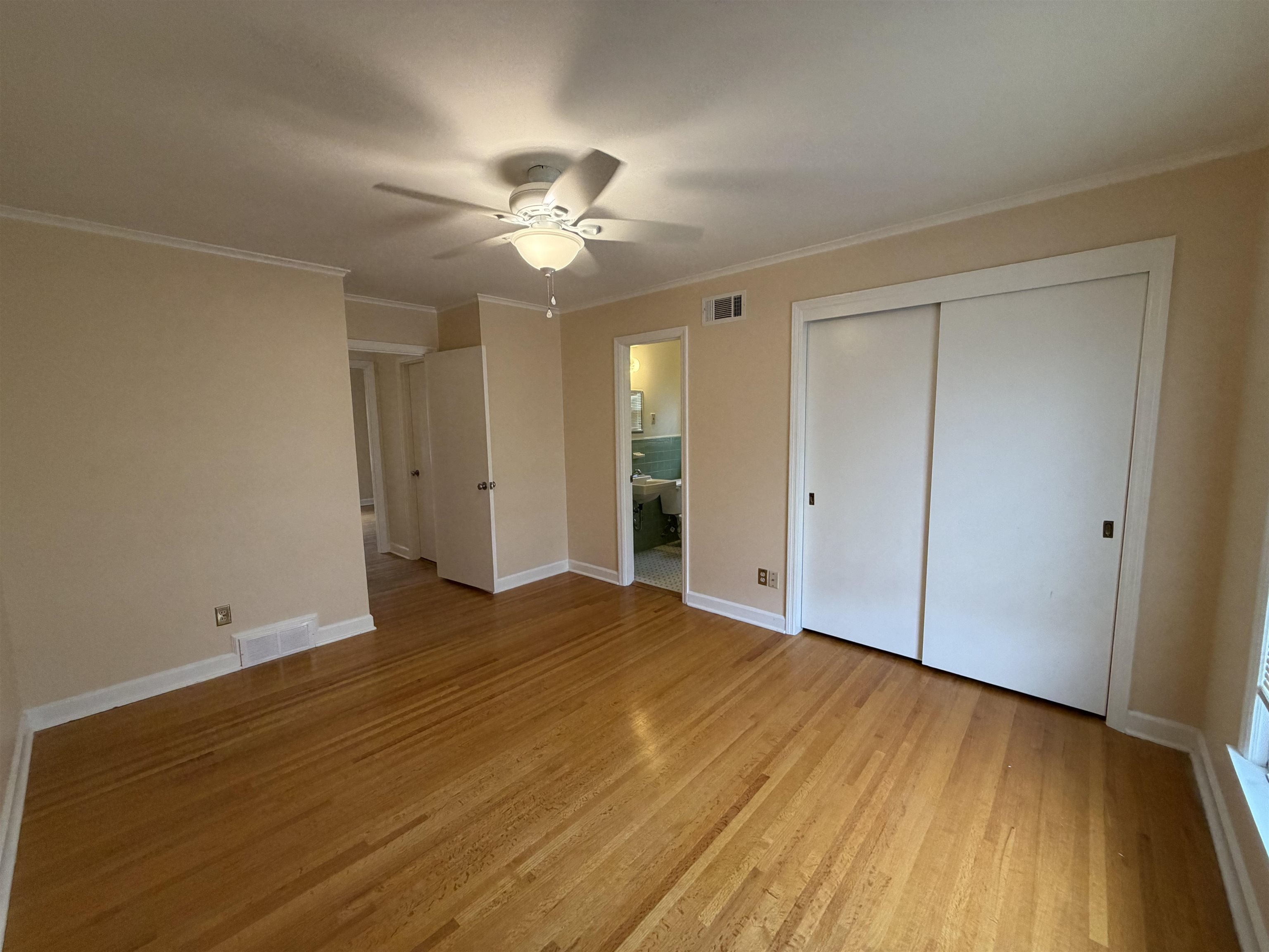 5327 Quince Rd Property Photo 12