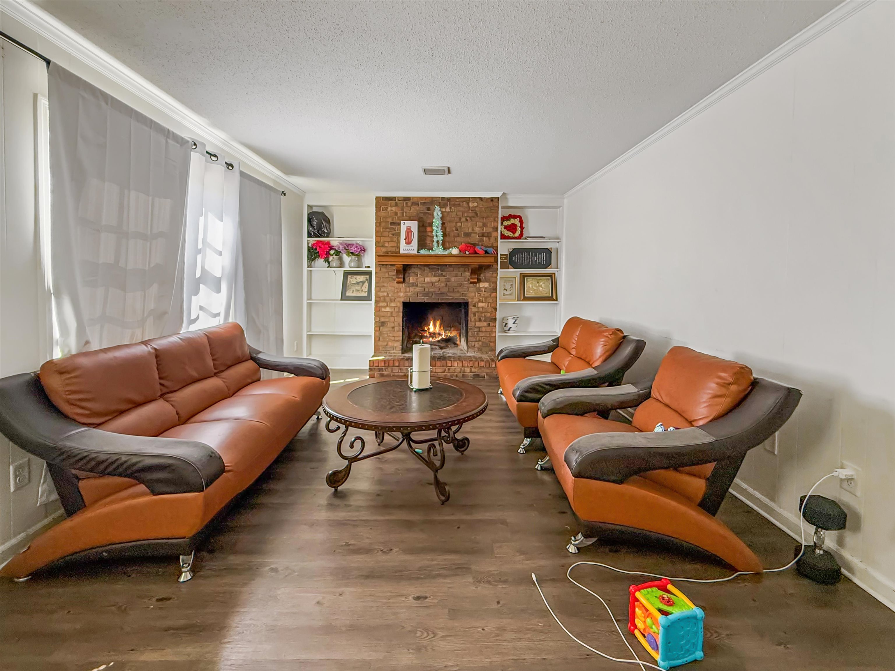 2269 Lynnfield Rd Property Photo 4
