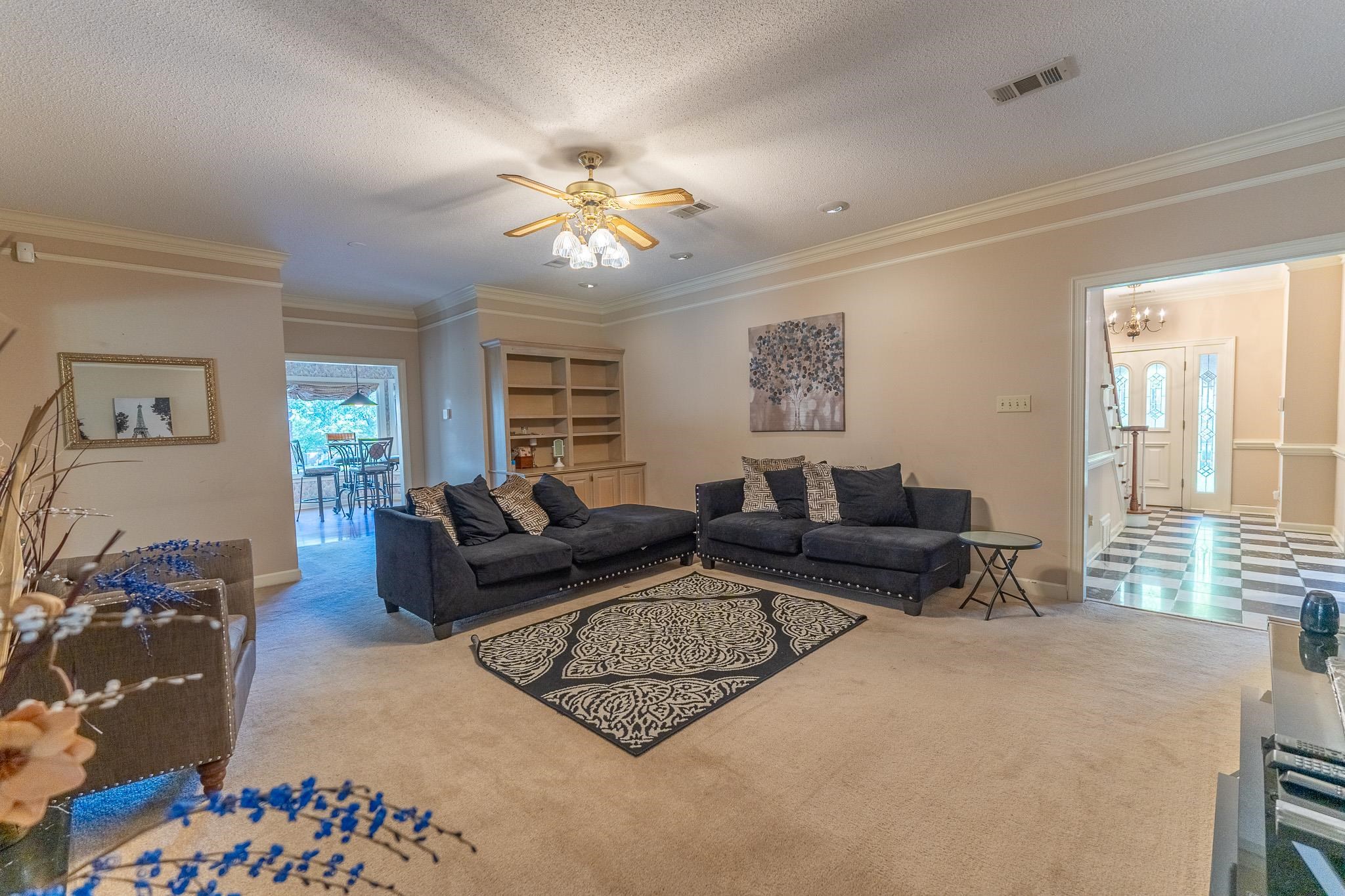 2029 Woodchase Cv Property Photo 3