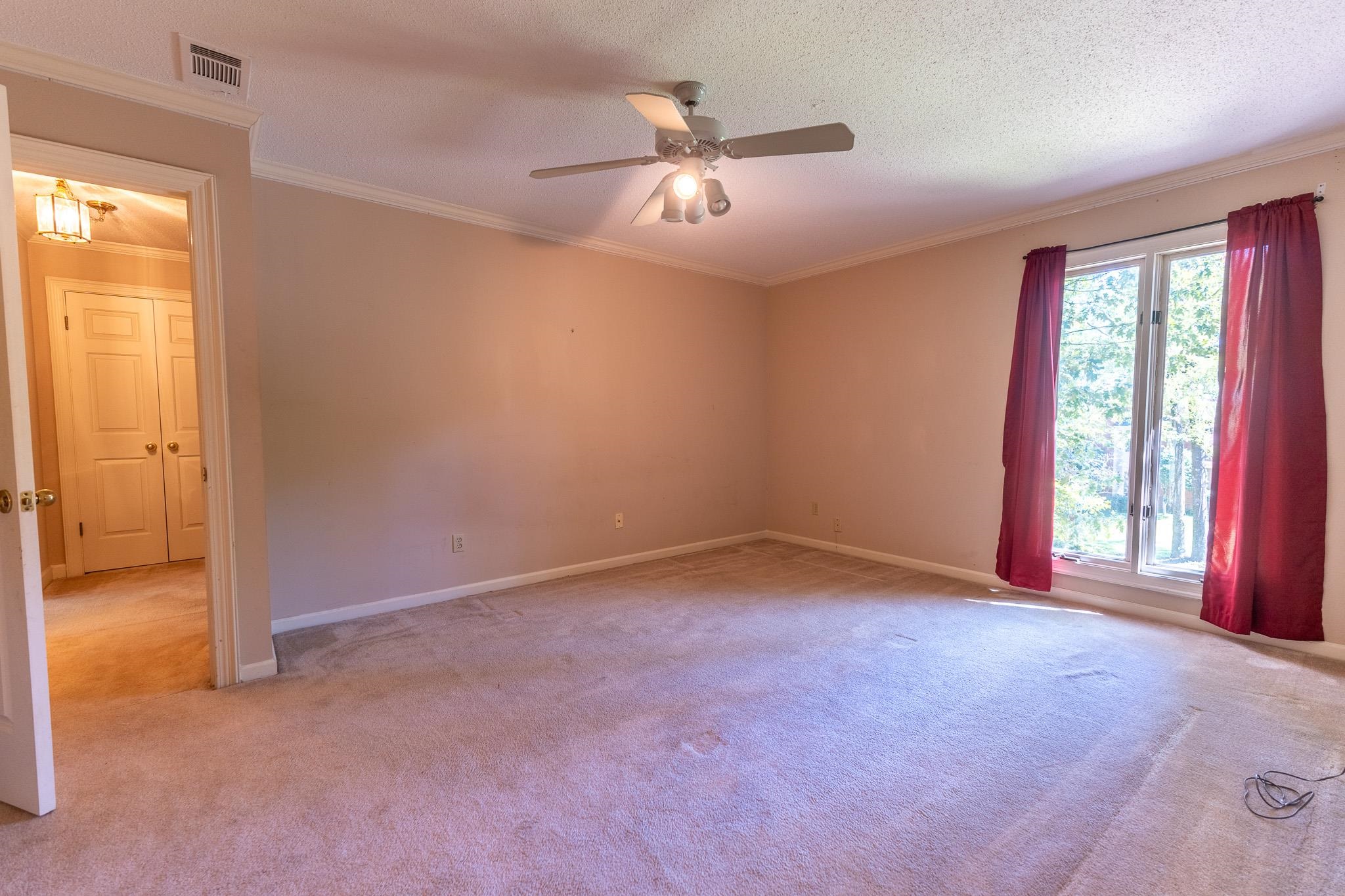 2029 Woodchase Cv Property Photo 18