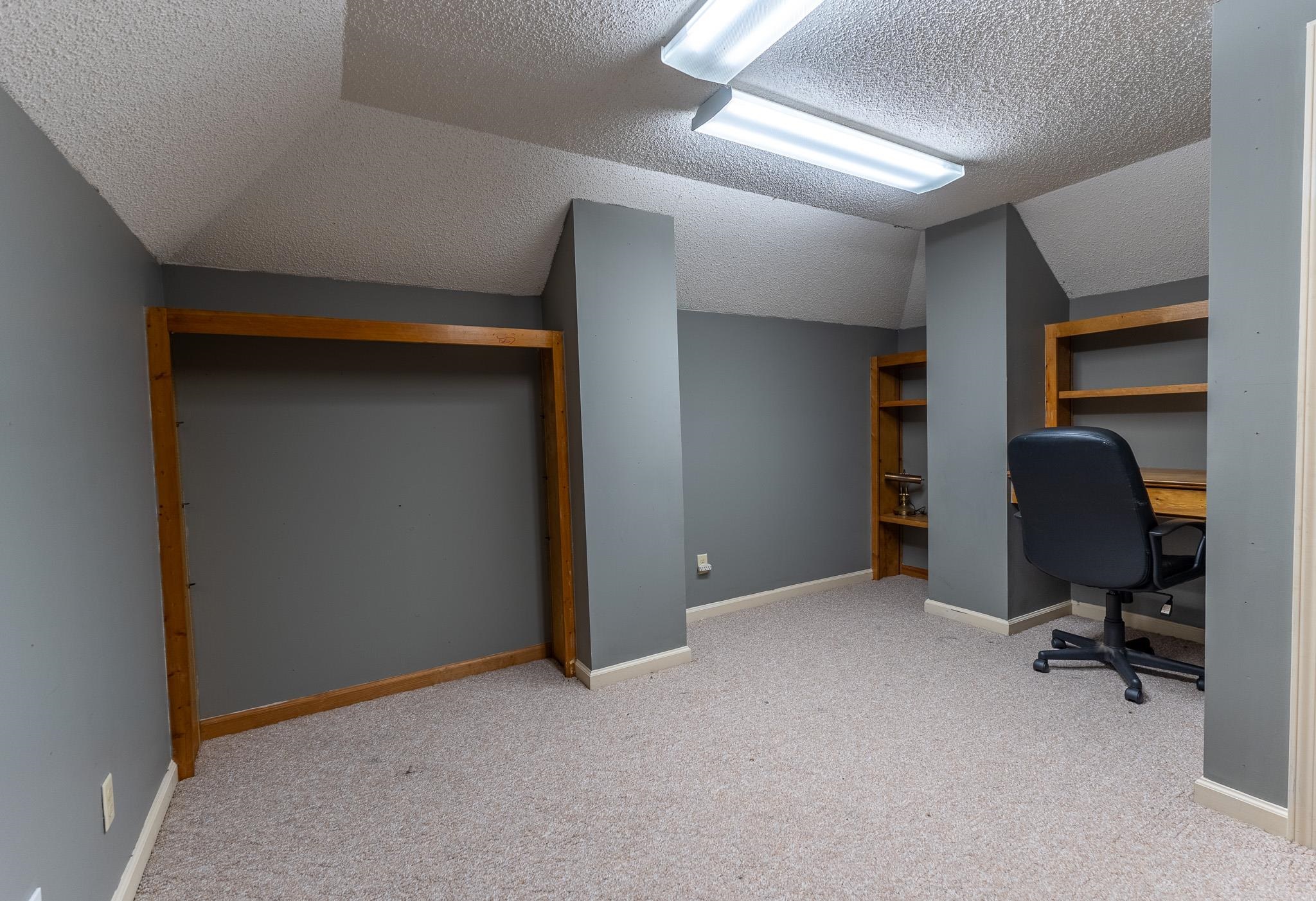 2029 Woodchase Cv Property Photo 24