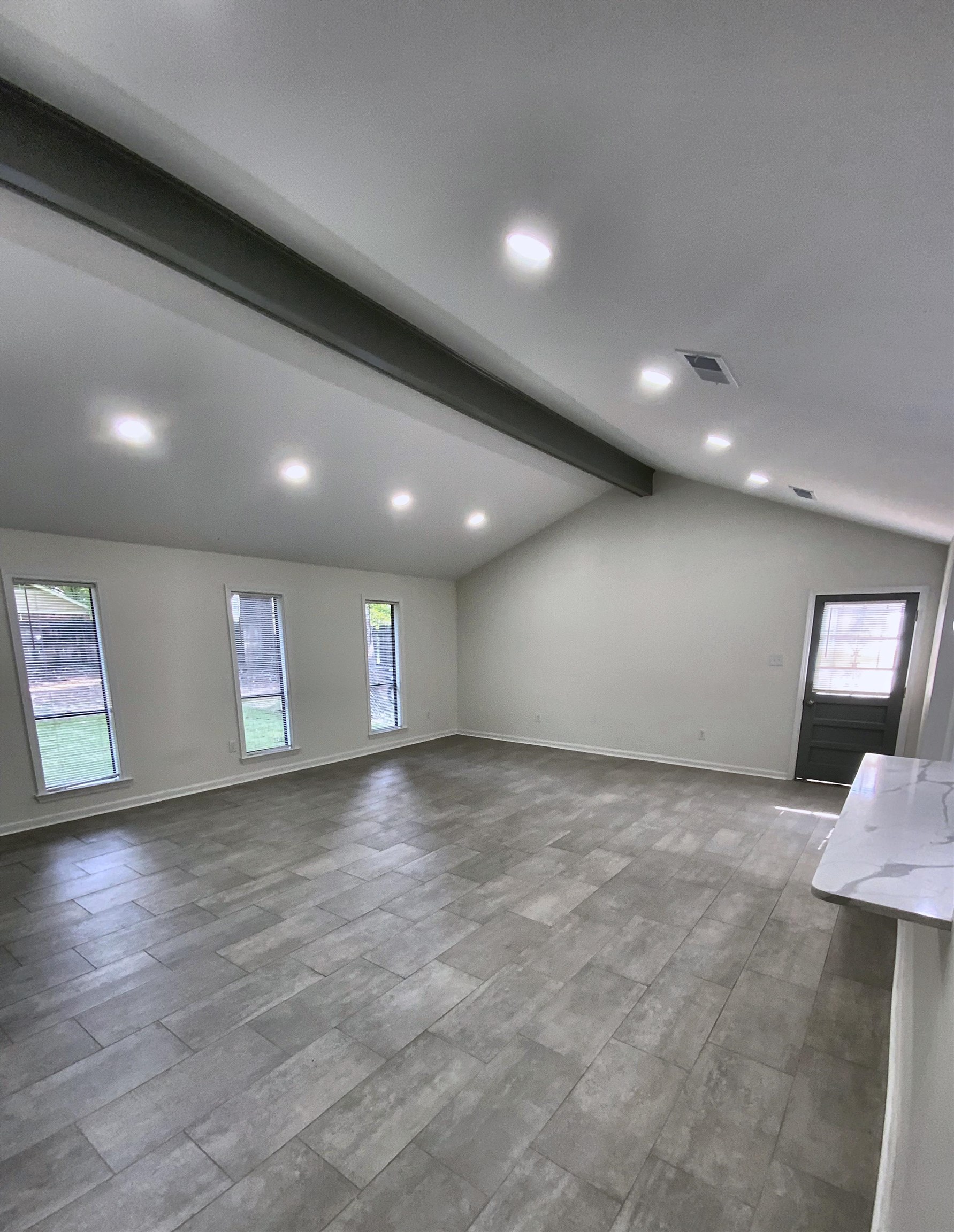 6744 Bainbridge Dr Property Photo 3