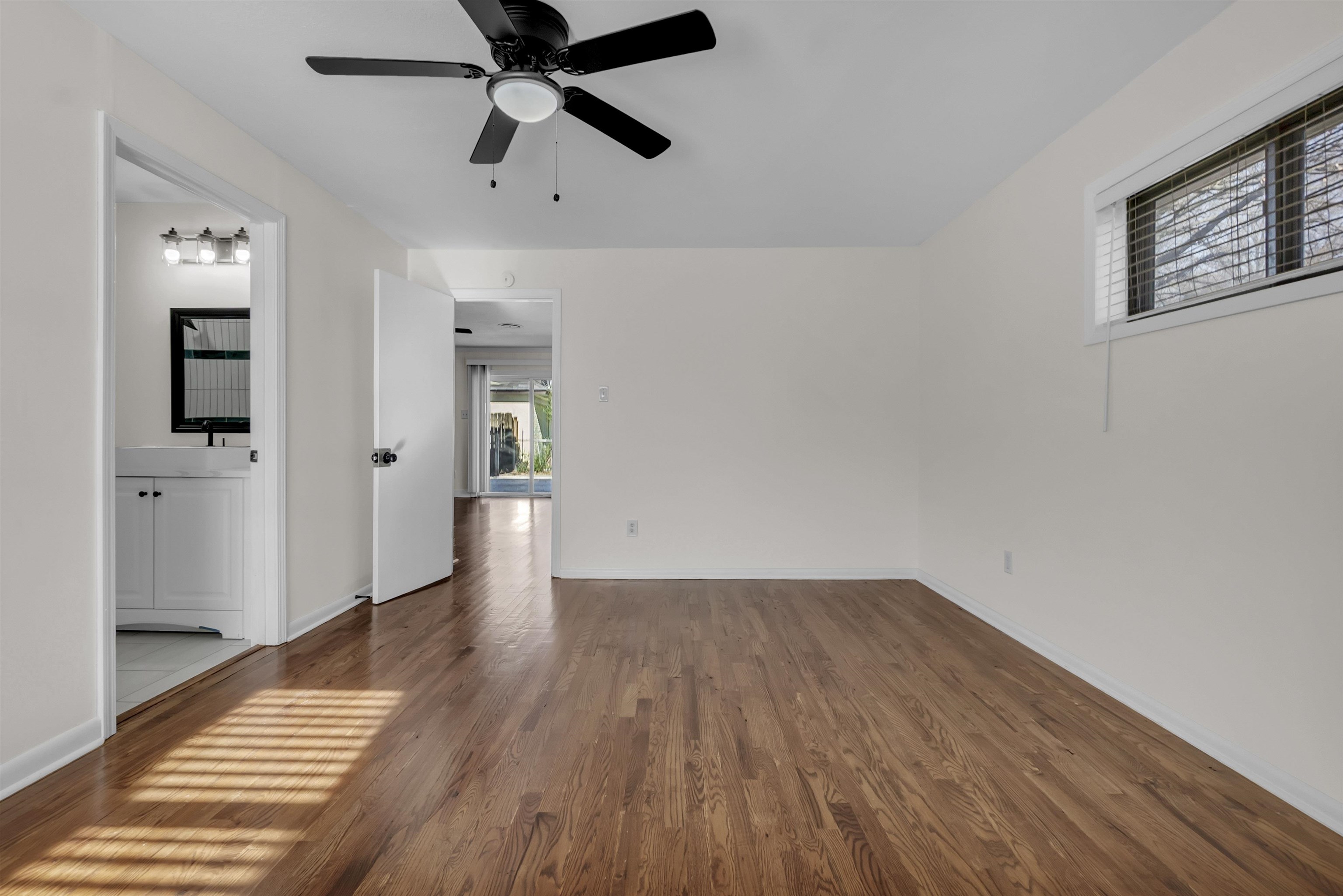 1688 Estate Dr Property Photo 11