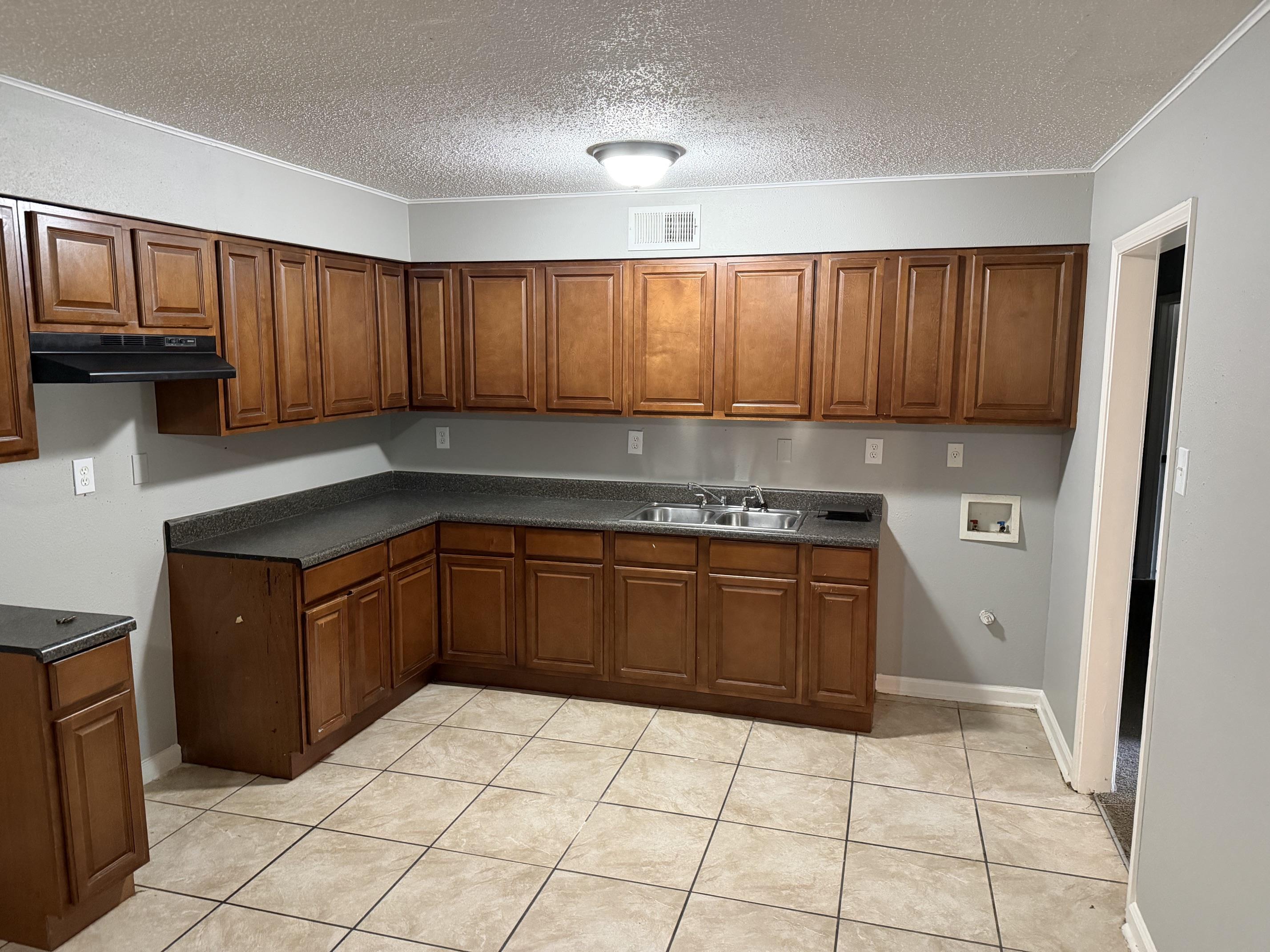 2521 St Elmo Ave Property Photo 4