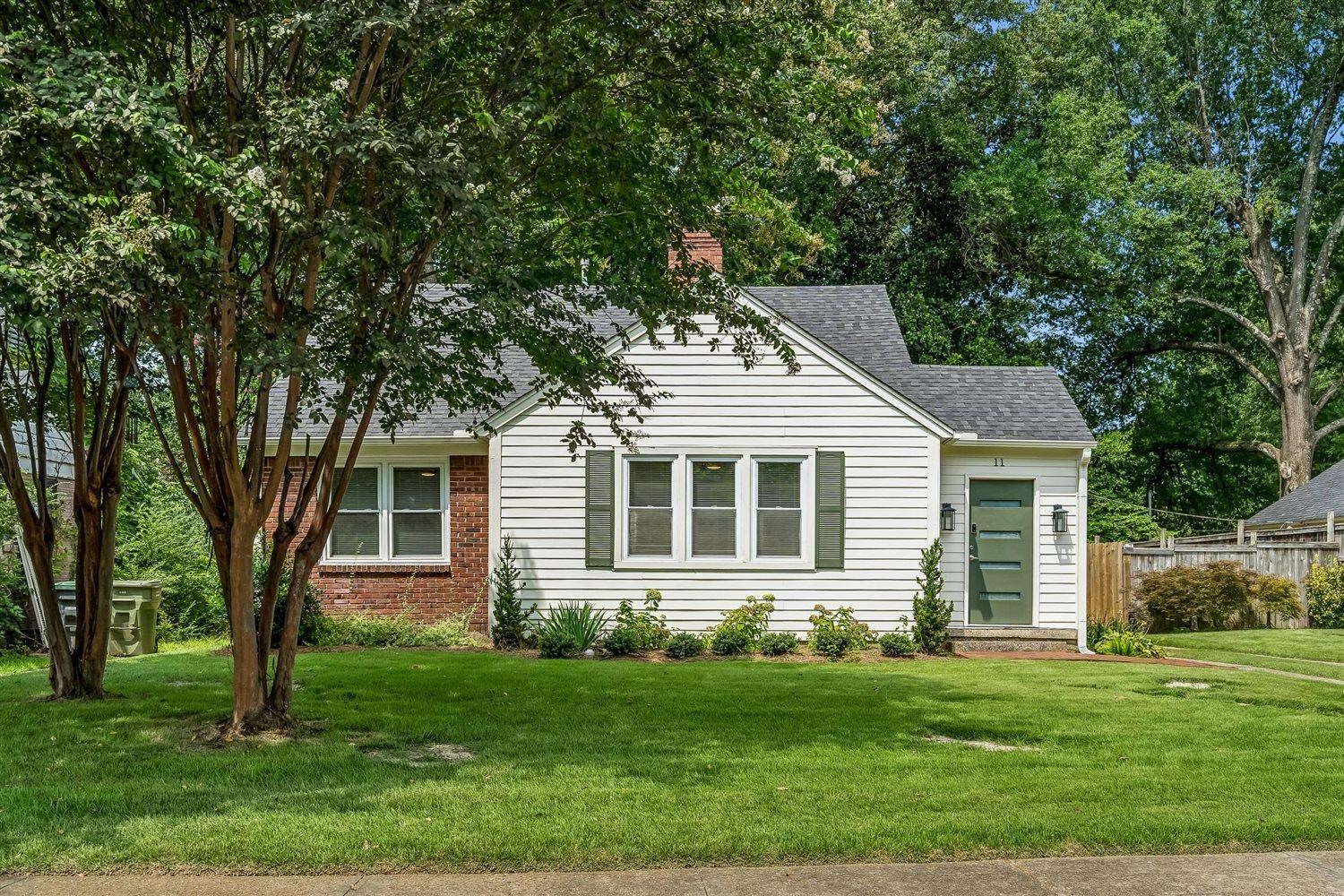 11 N Ashlawn Rd Property Photo 2