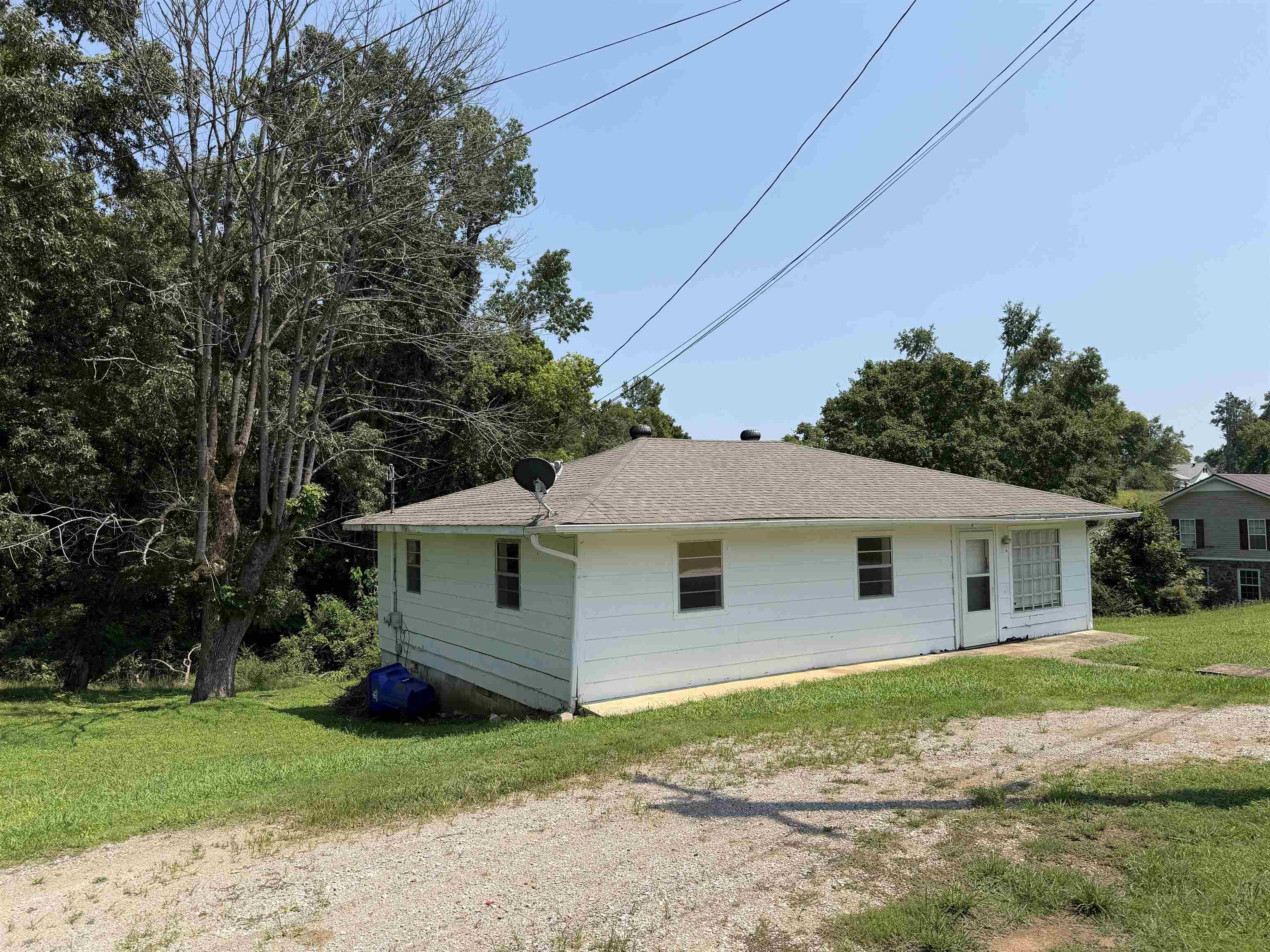 510 Riverside Dr Property Photo 3