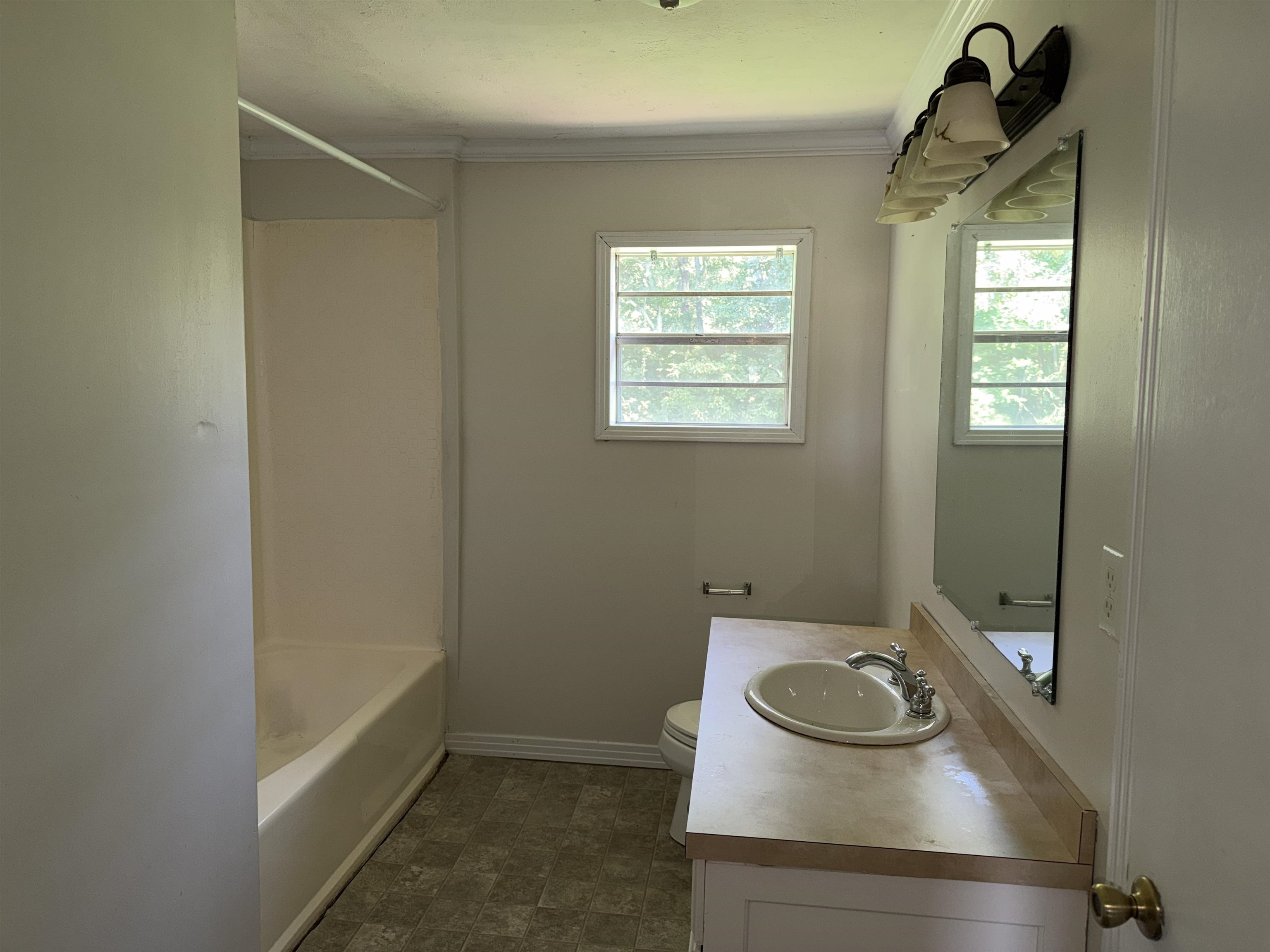 510 Riverside Dr Property Photo 11
