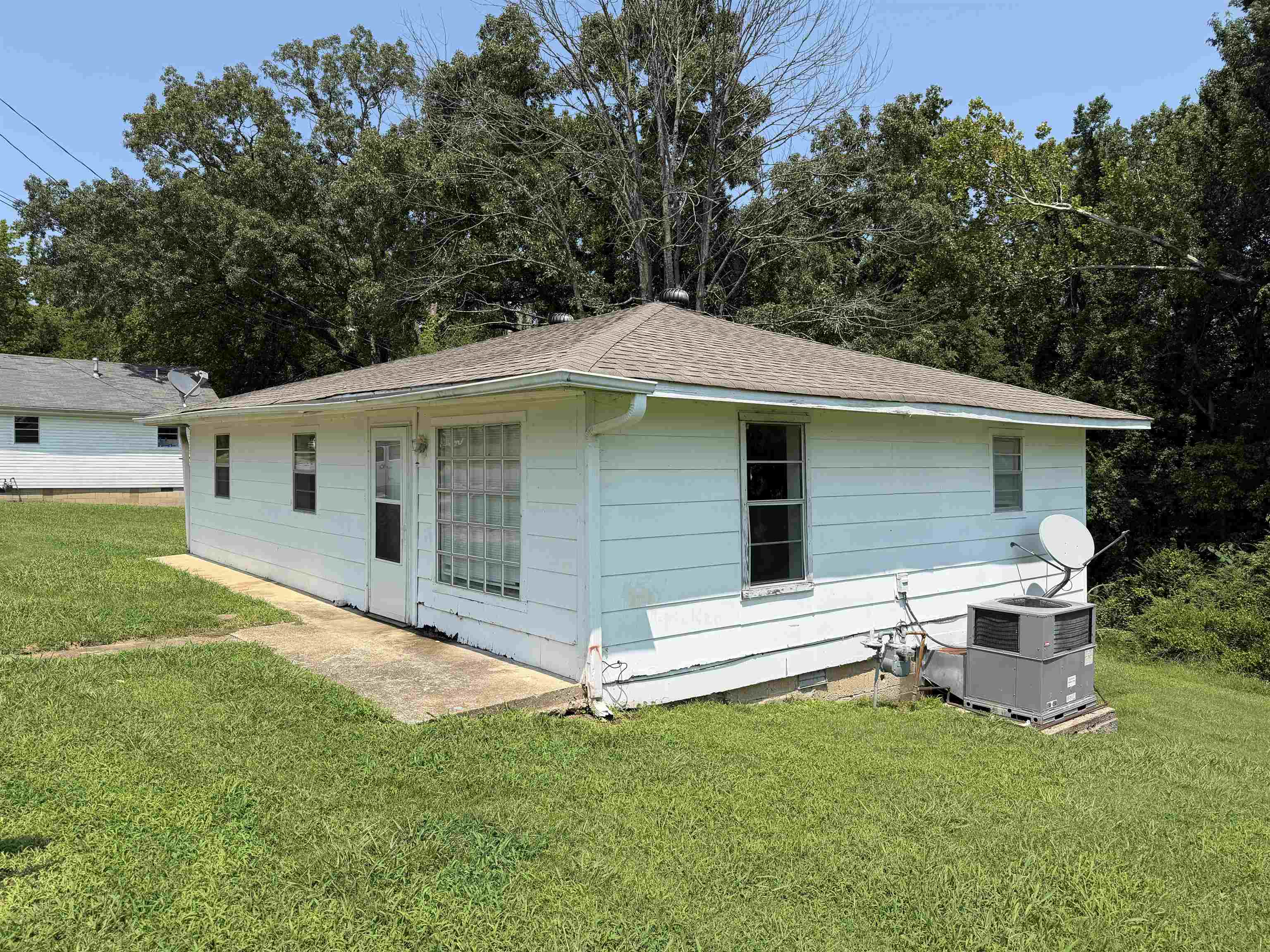 510 Riverside Dr Property Photo 15