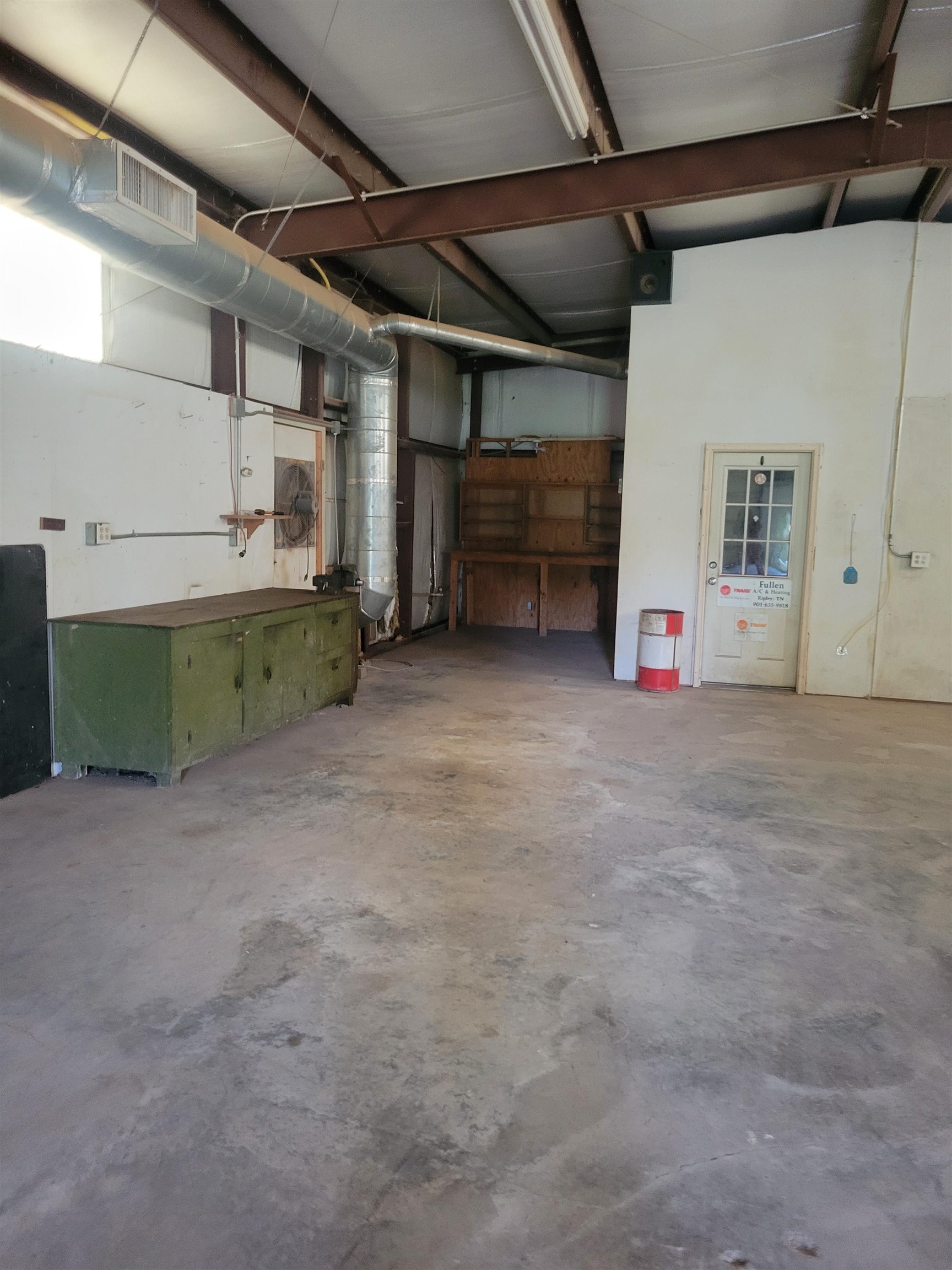 140 Halliburton Ave Property Photo 14