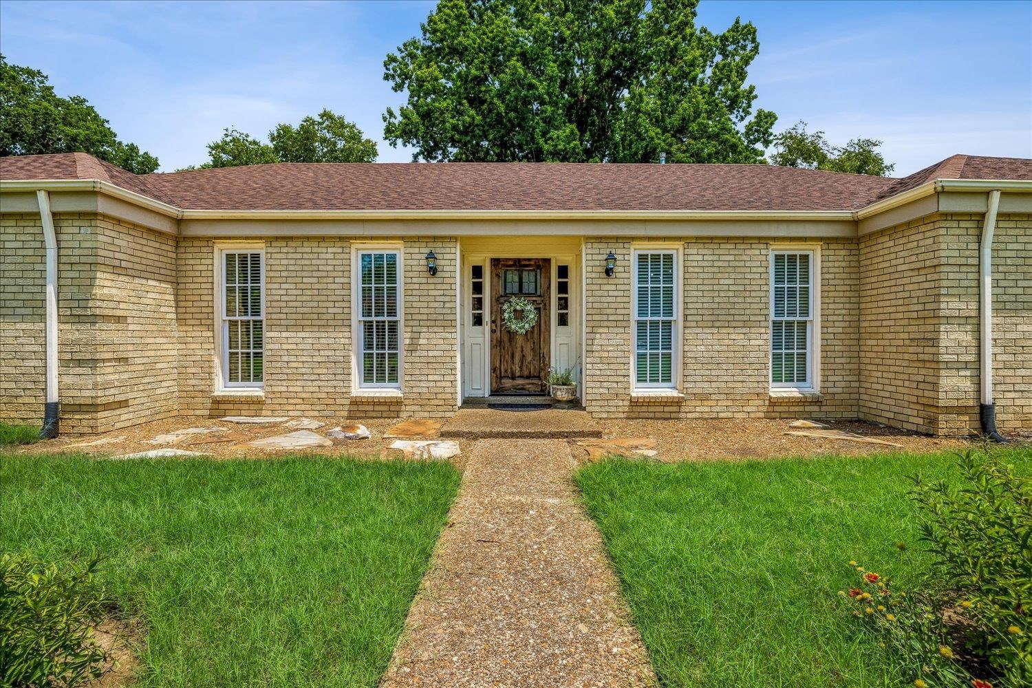 8038 Circleshade Dr Property Photo 4