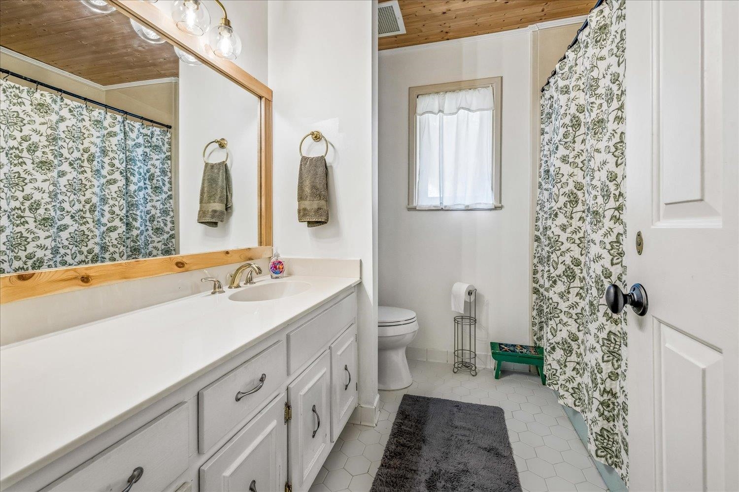 8038 Circleshade Dr Property Photo 24