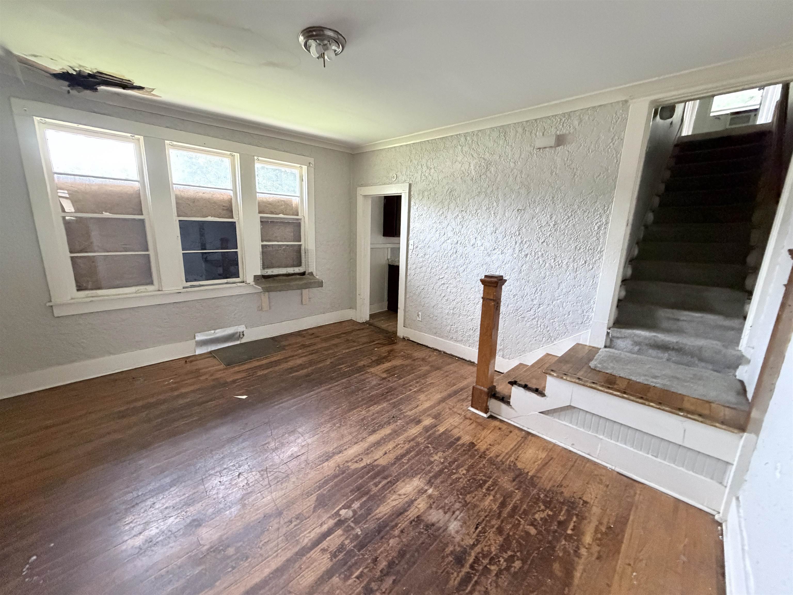 530 Marianna St Property Photo 6