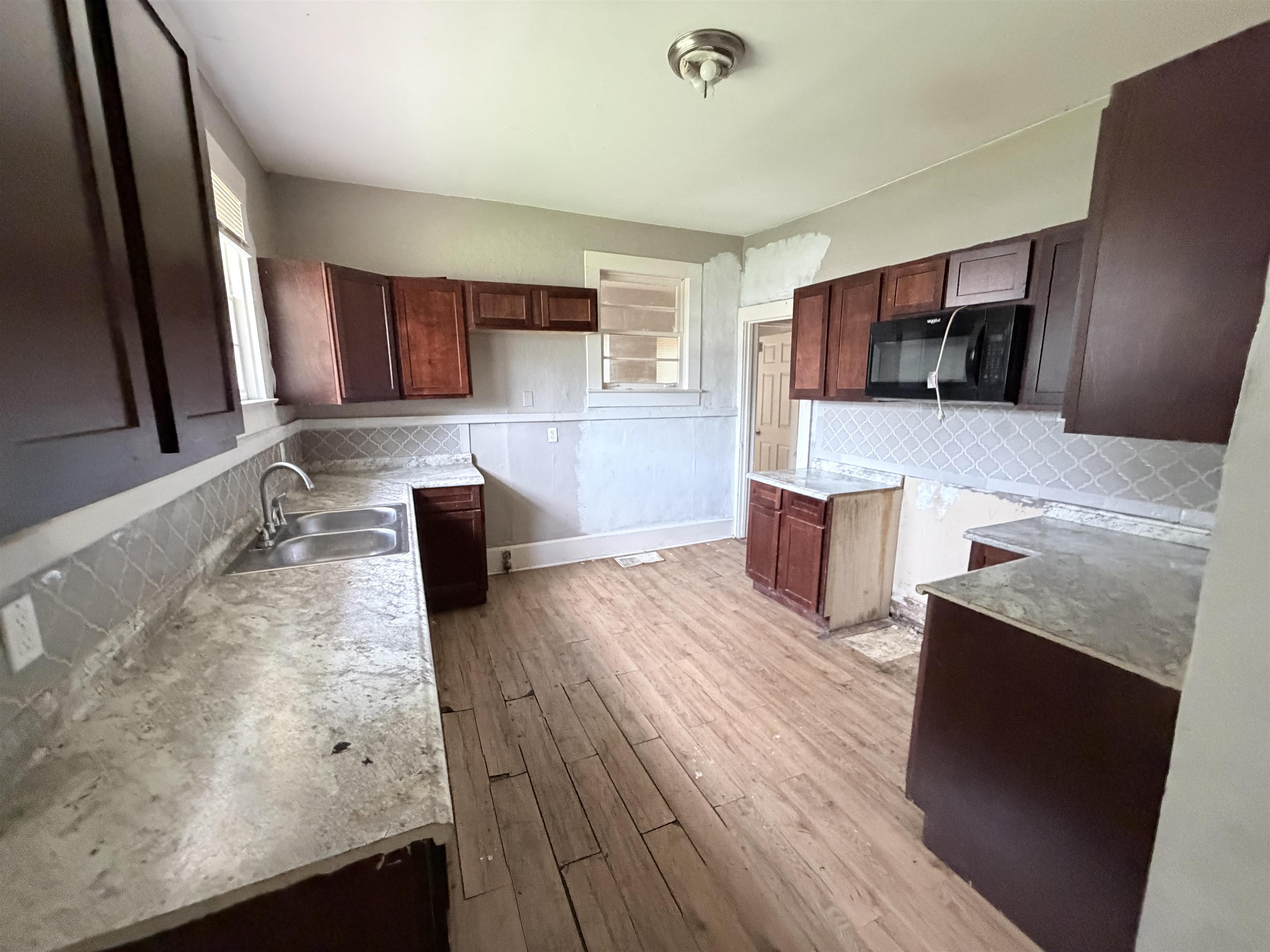530 Marianna St Property Photo 11