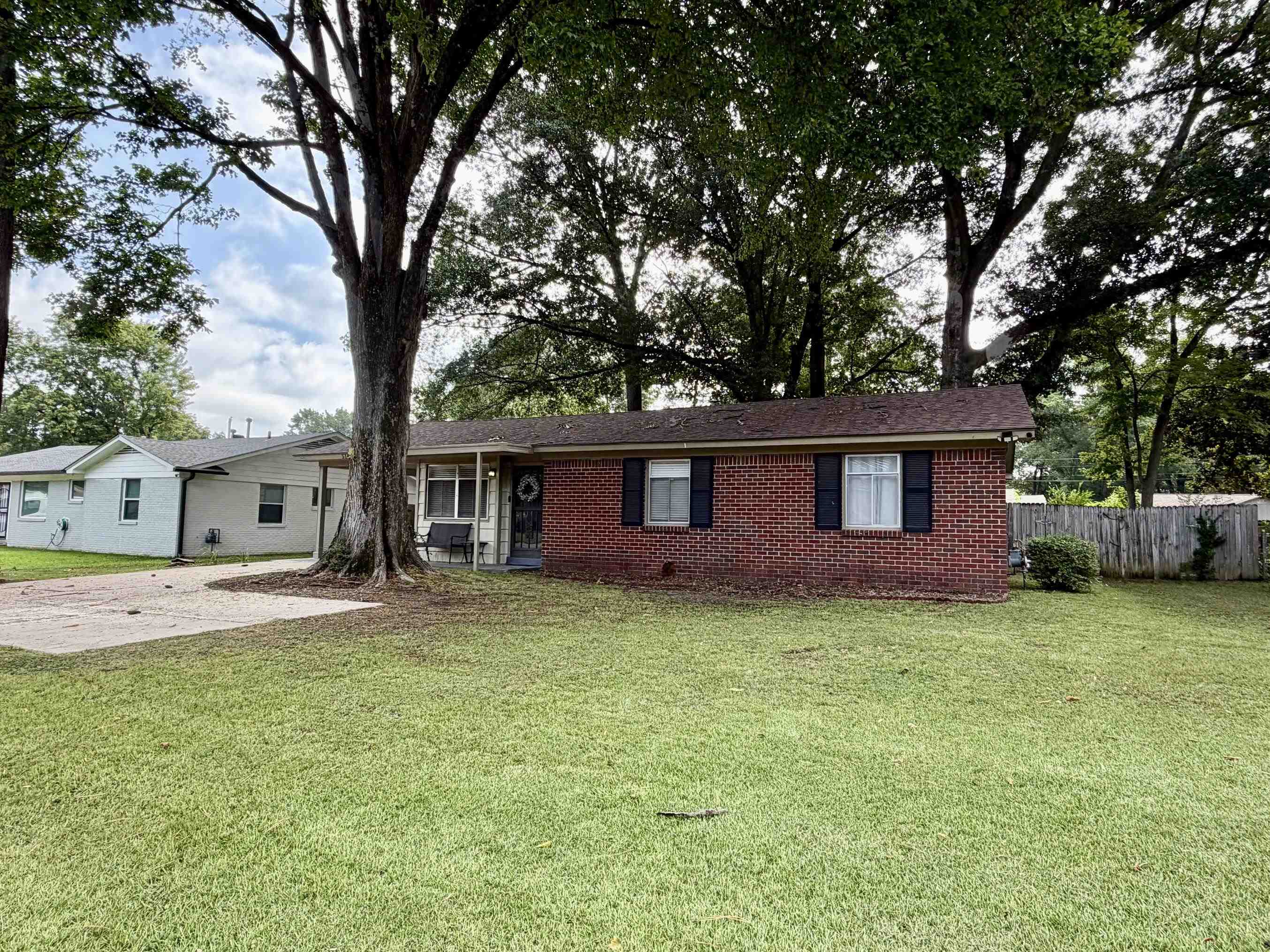 514 N White Station Rd Property Photo 2