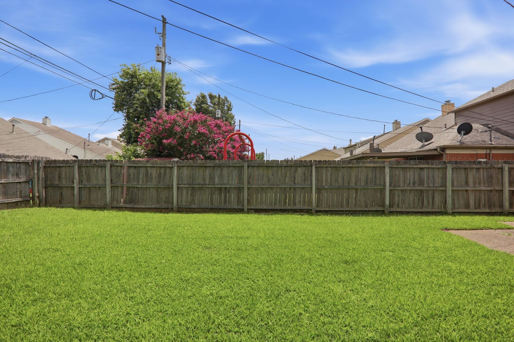 1838 Winship Dr Property Photo 6