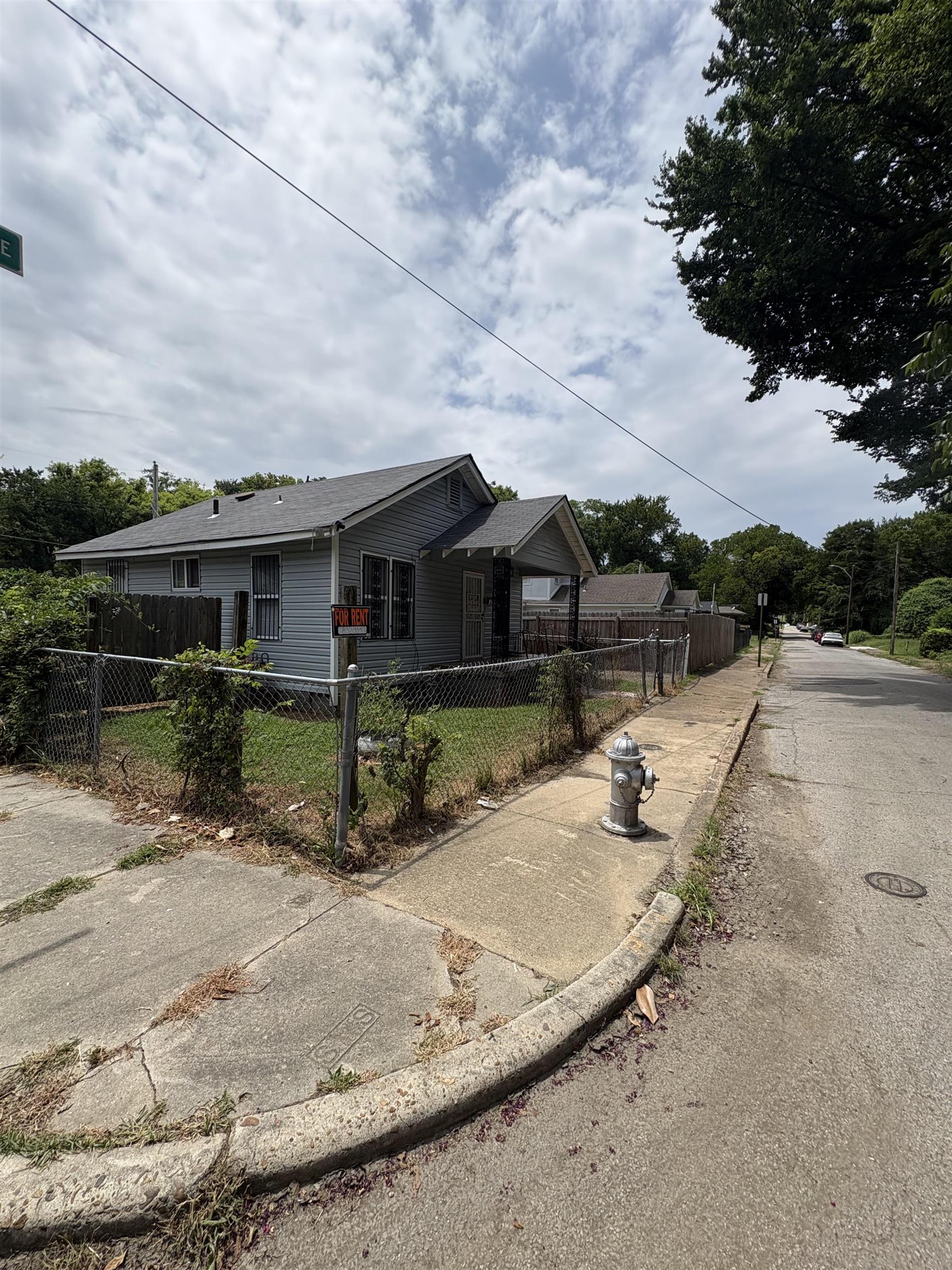 1395 Gleason Ave Property Photo 3