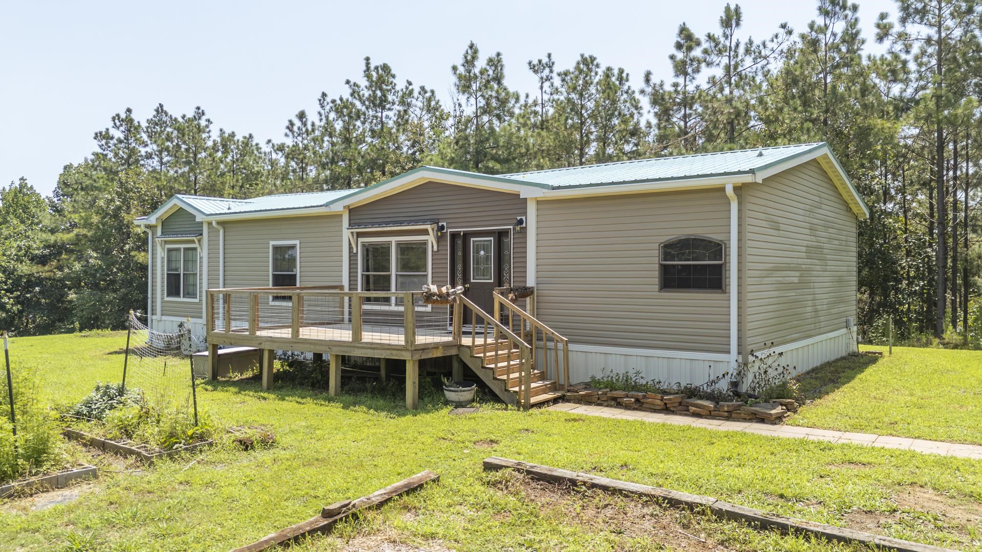520 Robinson Rd Property Photo 1