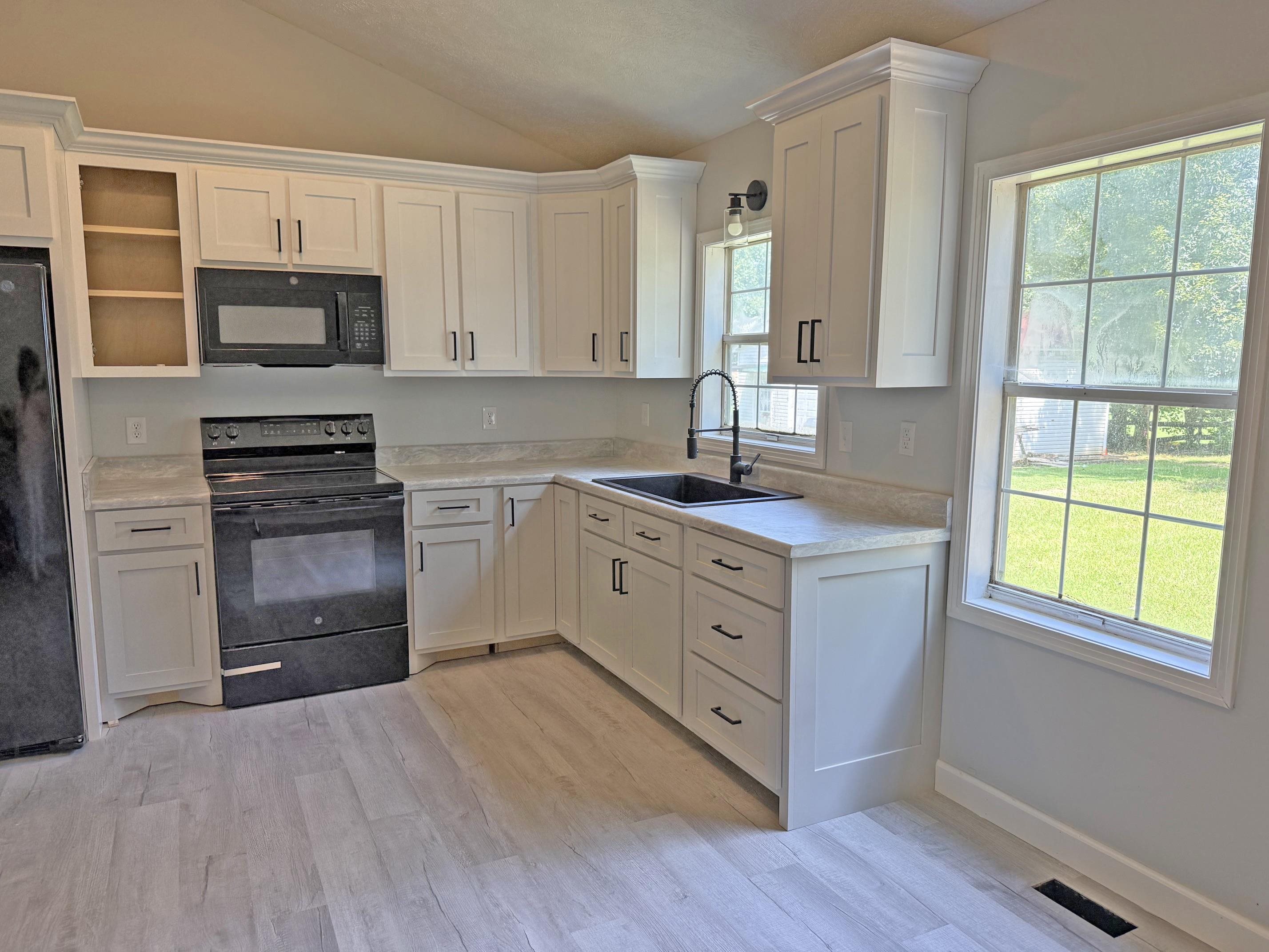 270 Maddox Loop Property Photo 3