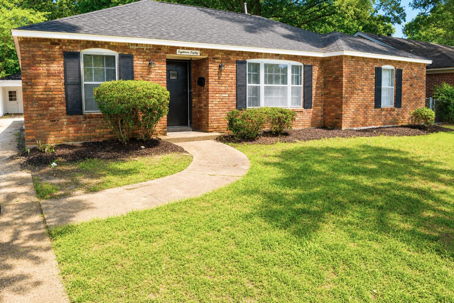 1880 Cornelia Ln Property Photo 1