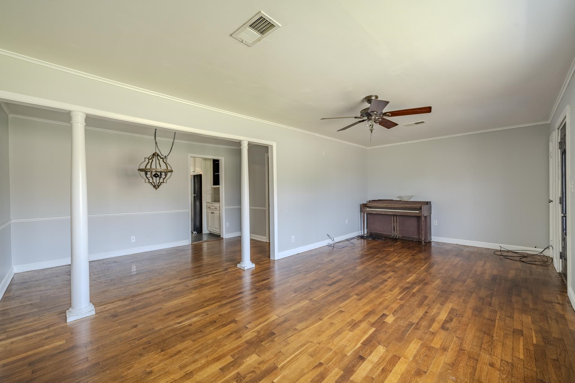 111 N Elm St Property Photo 5