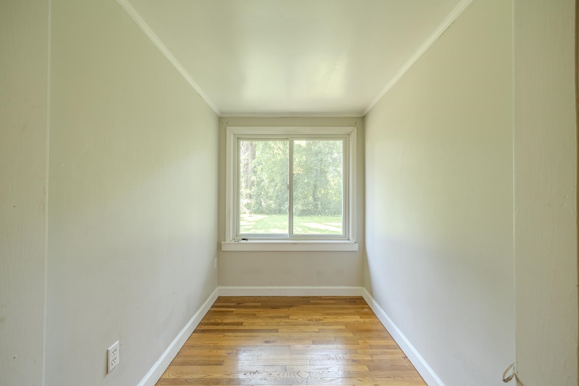 111 N Elm St Property Photo 7